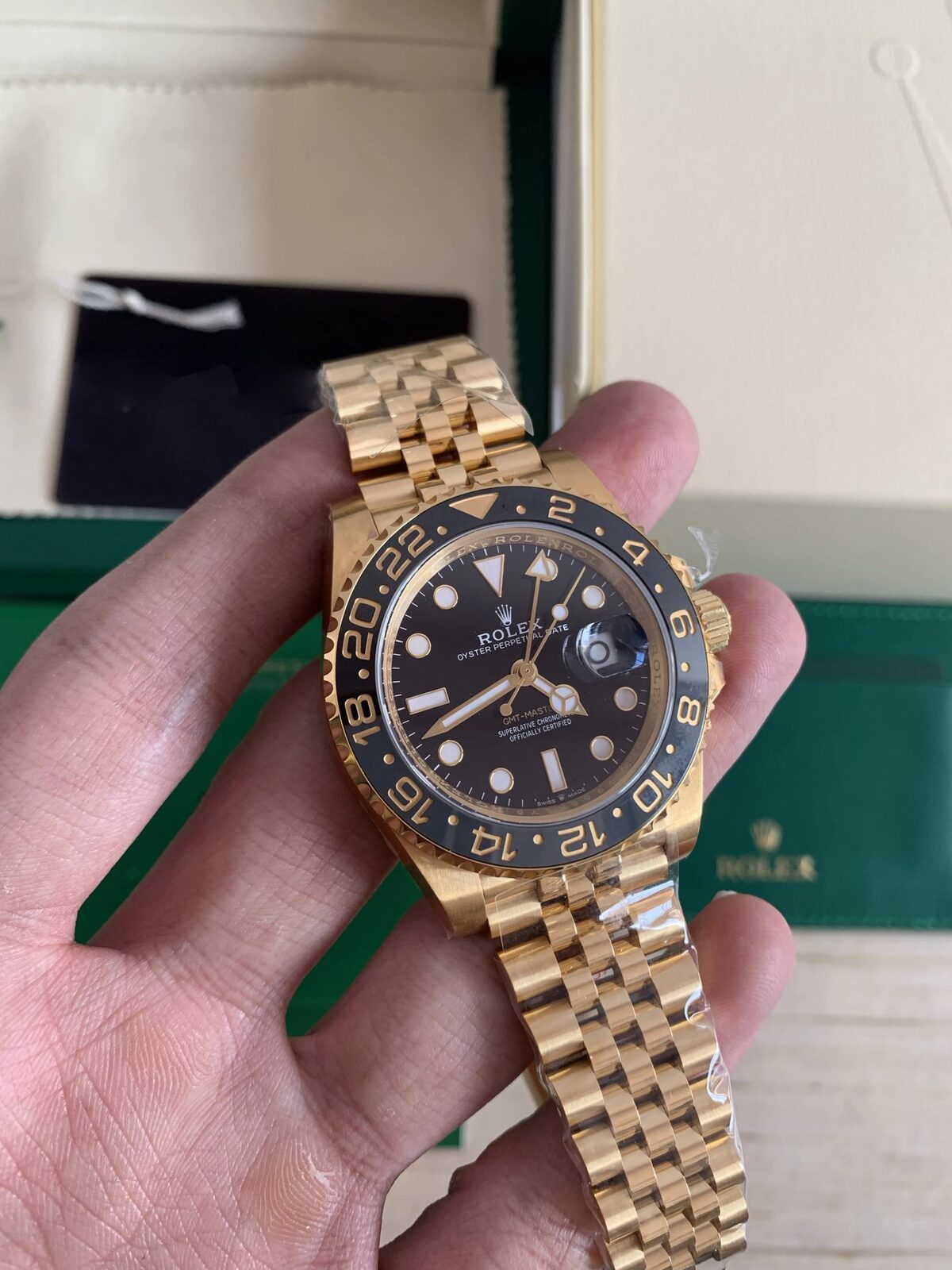 Superclone Rolex GMT-Master II 40 mm Black Dial 126718GRNR - gallery