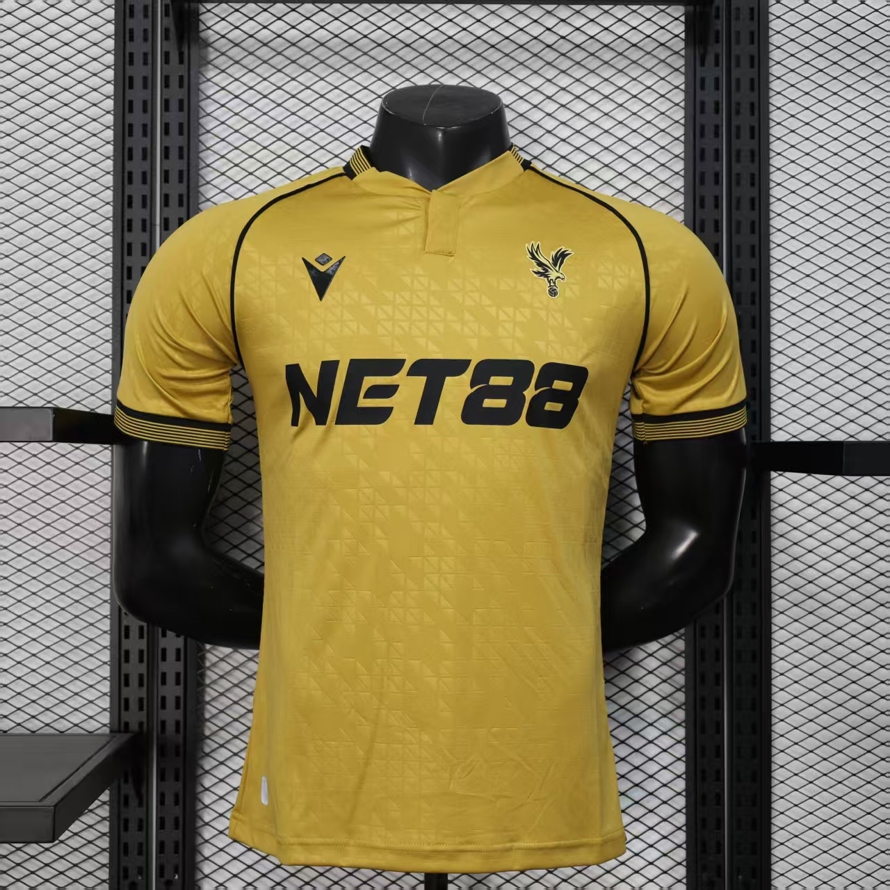 Crystal Palace 25-26 Crystal Palace Away Soccer Jersey Player Version vs The Original: A Detailed Comparison