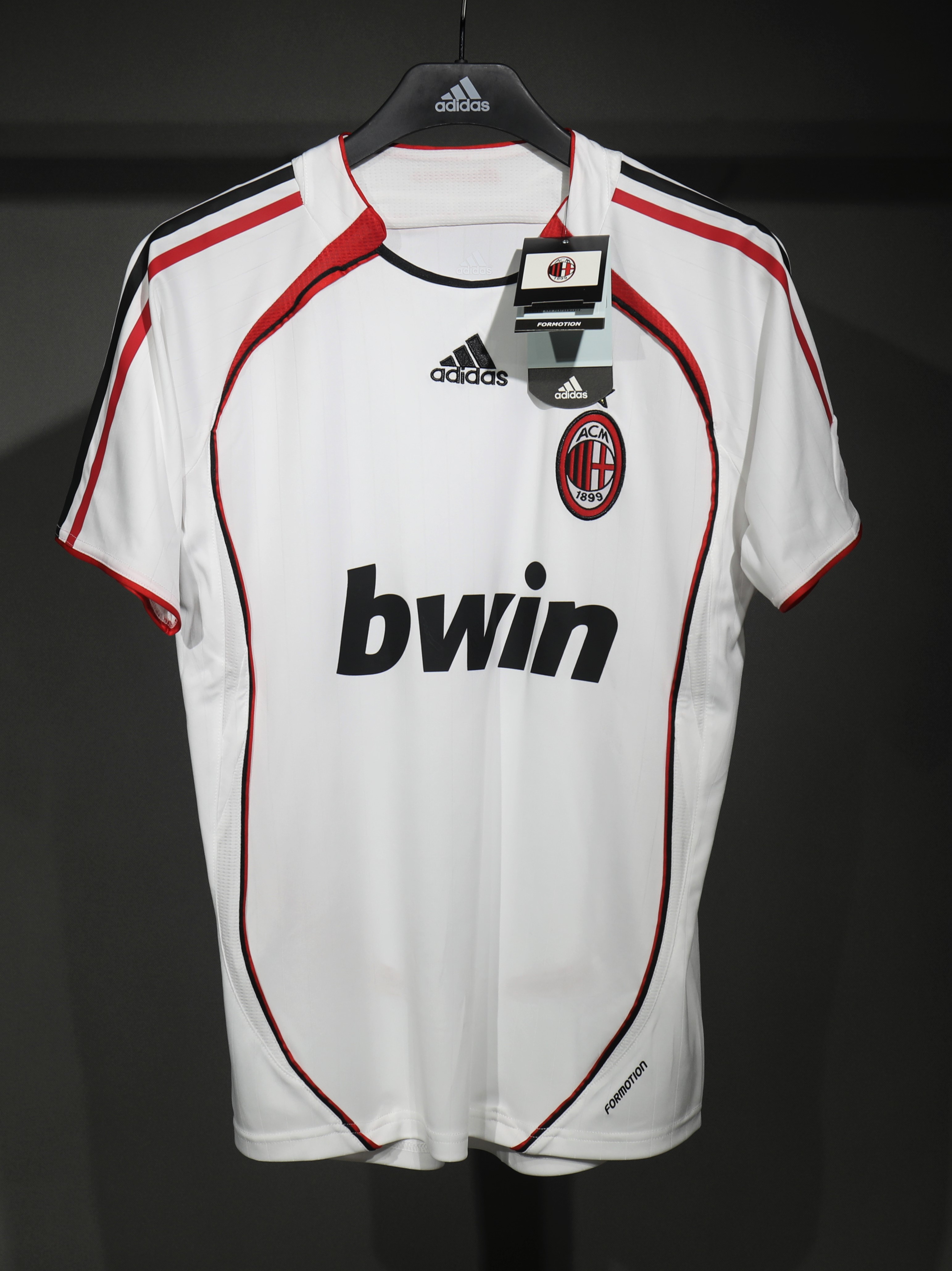 AC Milan AC Milan Retro Jersey Away Player Version 2006/07 vs The Original: A Detailed Comparison