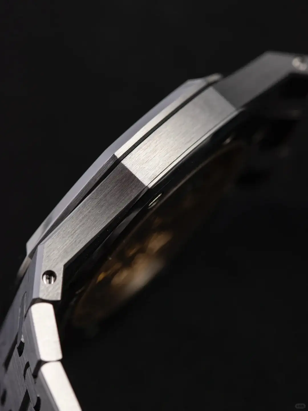 Audemars Piguet Royal Oak Jumbo Extra-Thin Blue 15202ST.OO.1240ST.01 - gallery