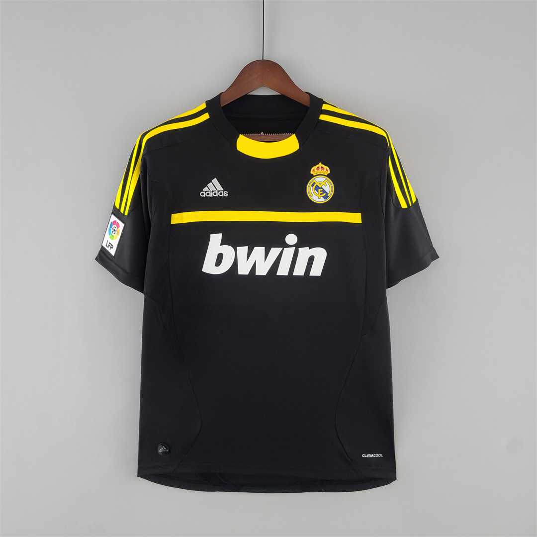 The Heritage Behind Real Madrid 11-12 Real Madrid Away Retro Jersey Goalkeeper Black: A Timeless Story