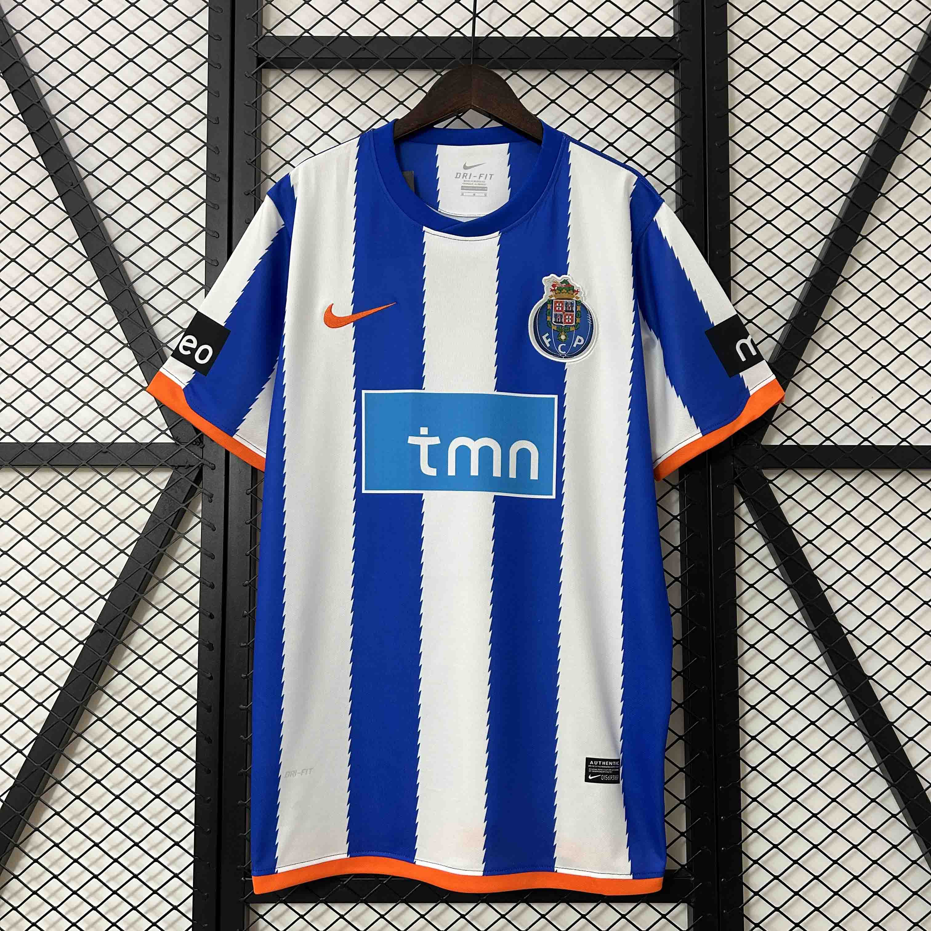 The Ultimate Guide to Choosing a Porto 2010/11 Porto Home Soccer Jersey