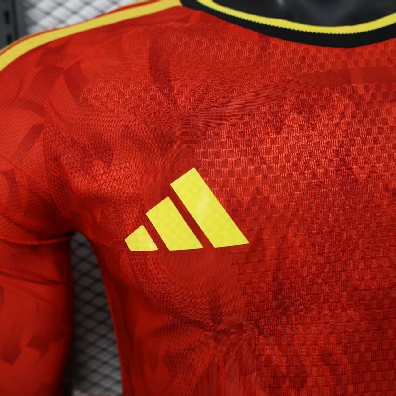 2026 Belgium World Cup Home Football Jersey Player Version Long Sleeve - view 5