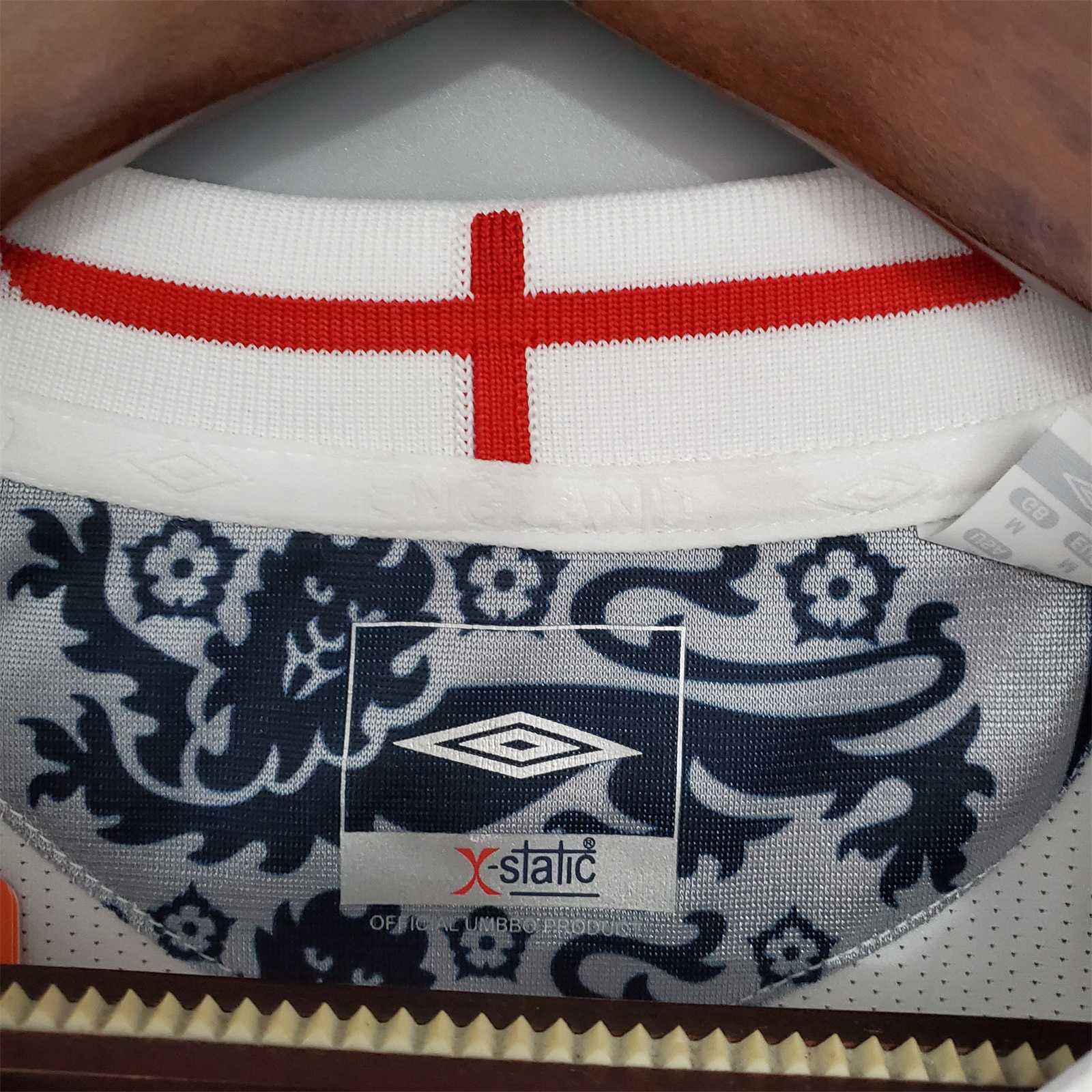 2006 England World Cup Home Retro Jersey - view 11