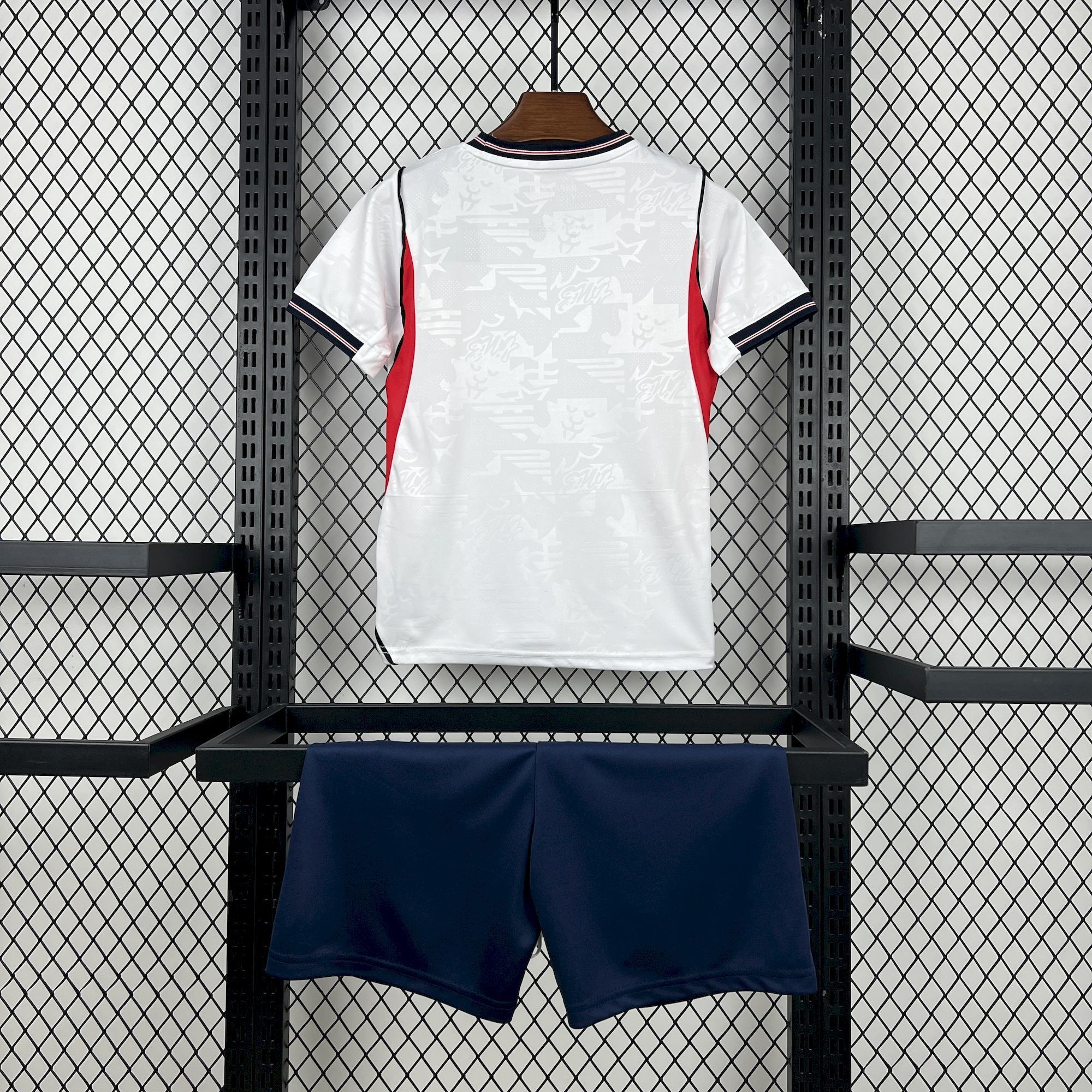 2026 England Home Wolrd Cup Soccer Kids Full Kit Jersey+Shorts+Socks - view 4