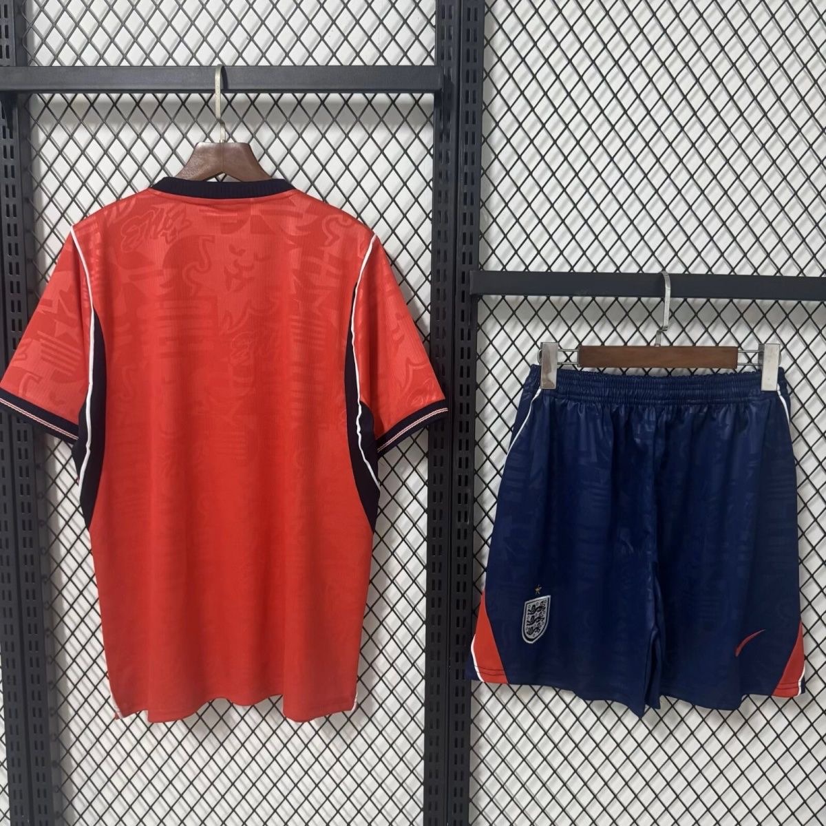 2026 England Away Wolrd Cup Soccer Kids Full Kit Jersey+Shorts+Socks - view 4