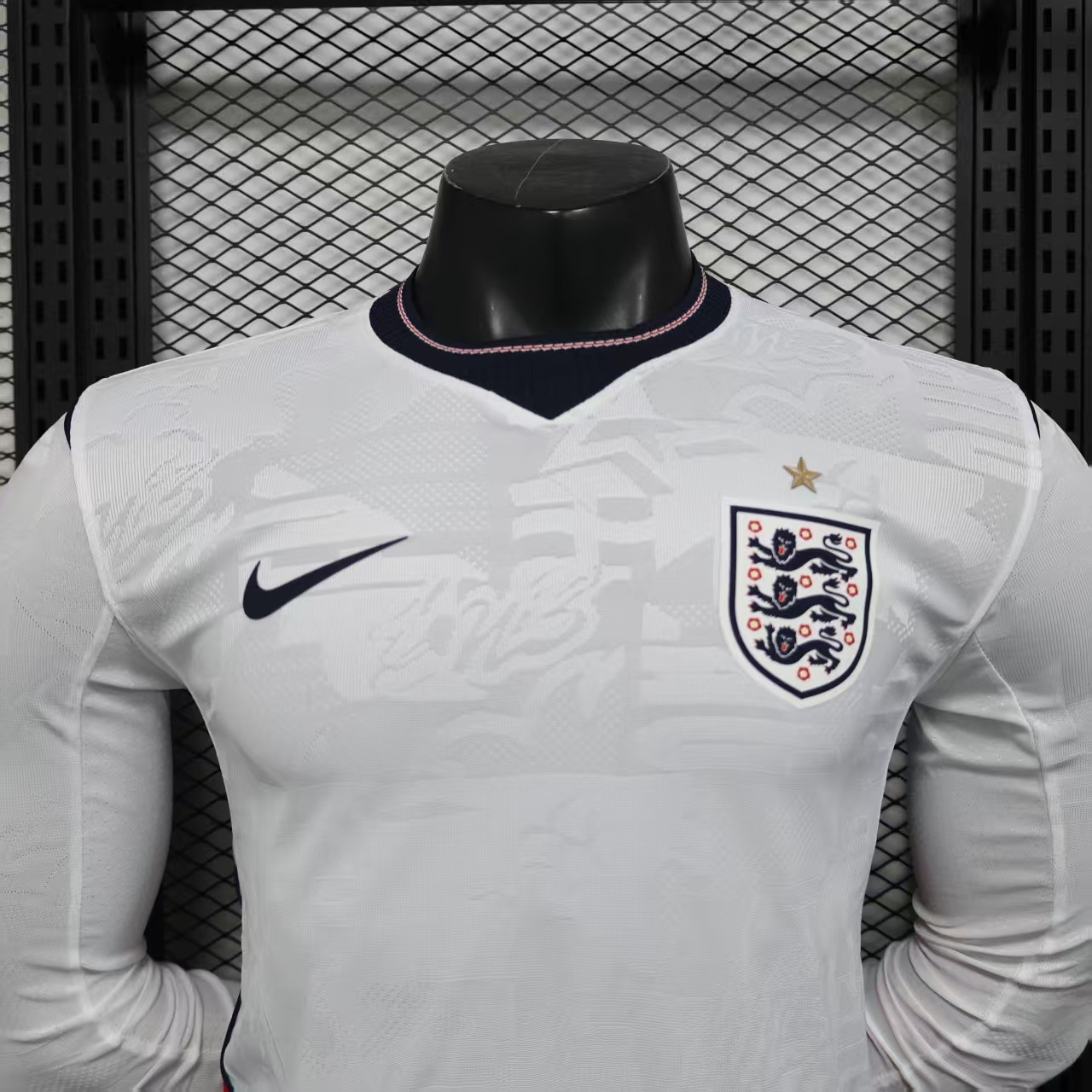 25-26 England Home Soccer Jersey Player Version Long Sleeve - view 5