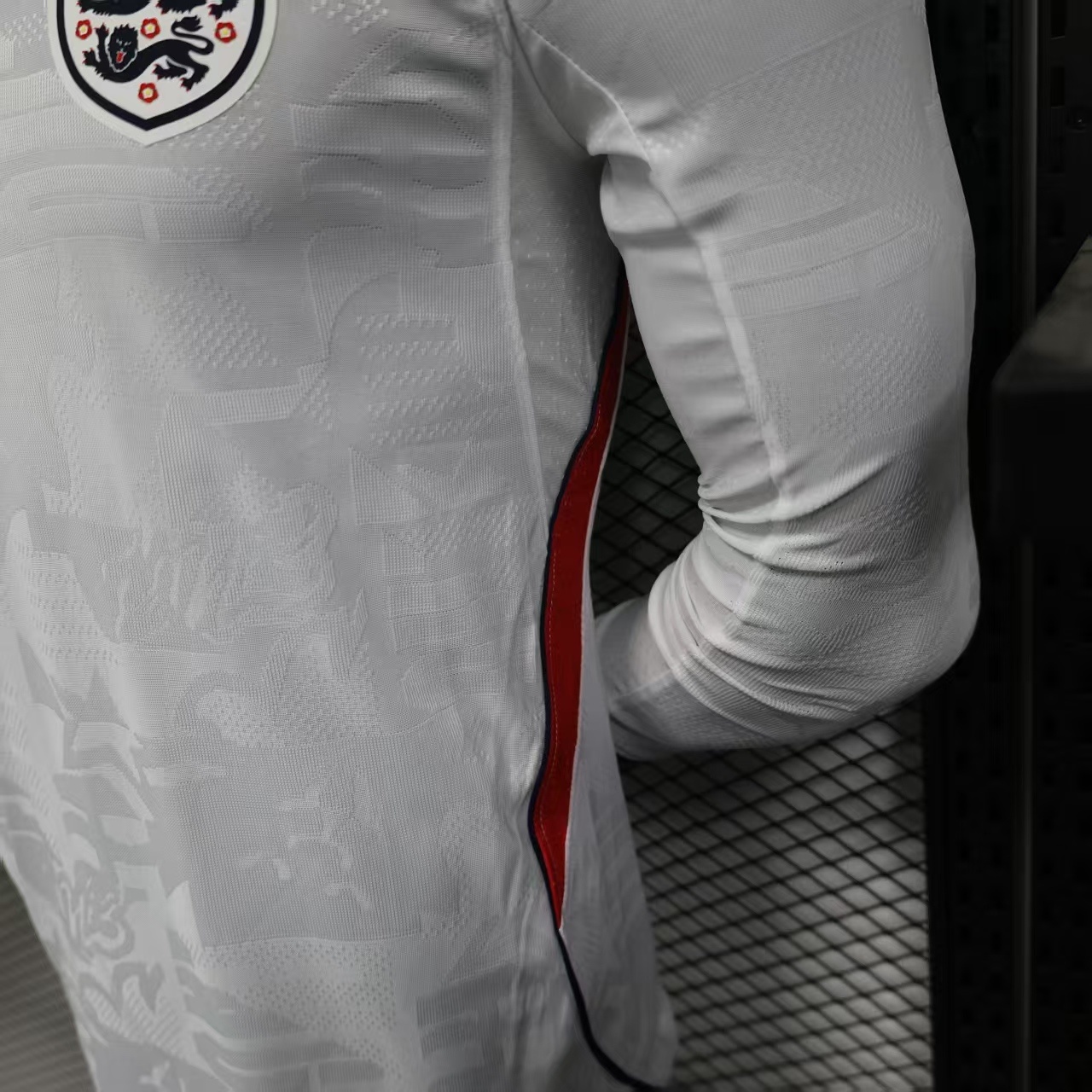 25-26 England Home Soccer Jersey Player Version Long Sleeve - view 8
