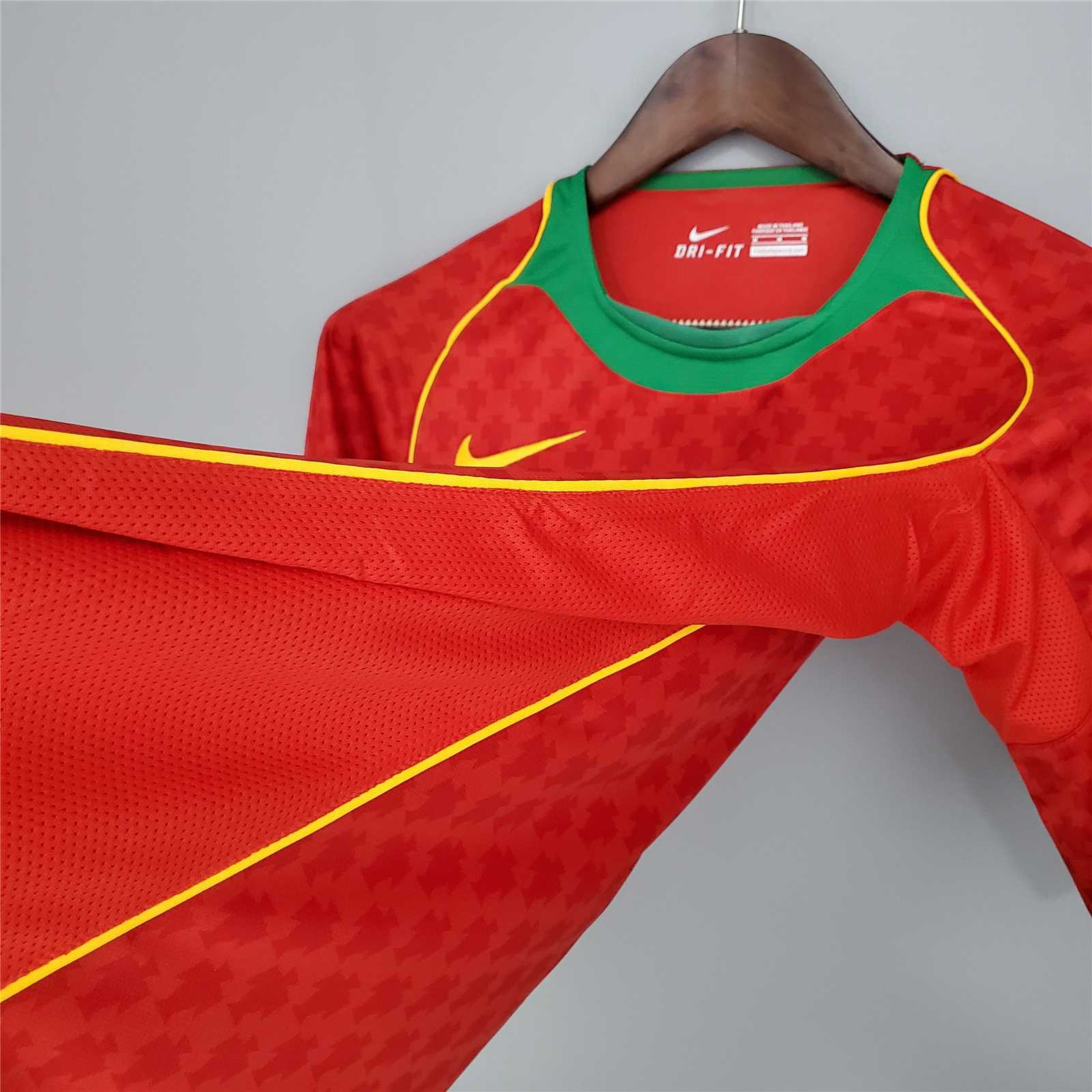 2004 Portugal C.Ronaldo #17 Euro Cup Home Retro Jersey - view 15