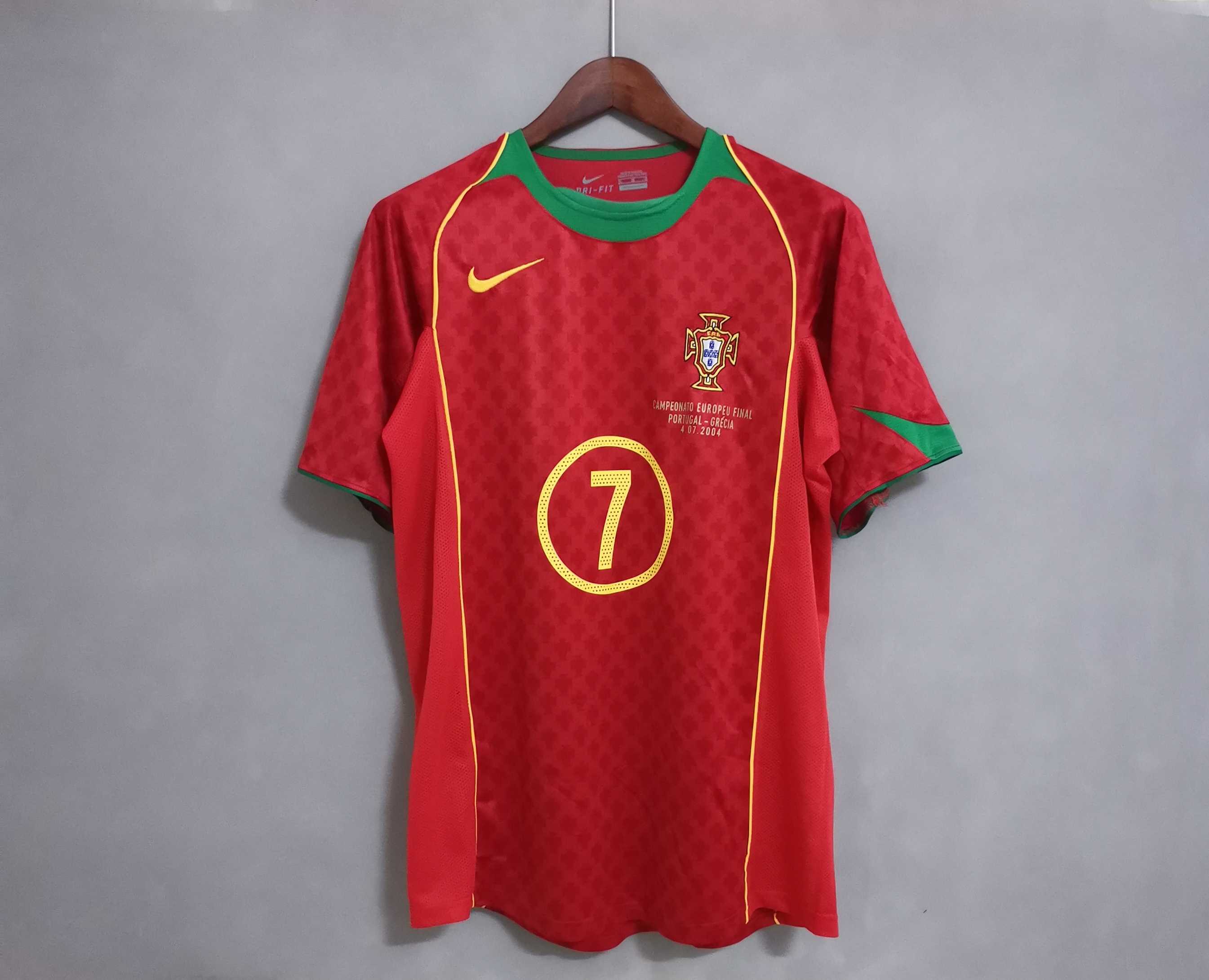 2004 Portugal C.Ronaldo #17 Euro Cup Home Retro Jersey - view 19
