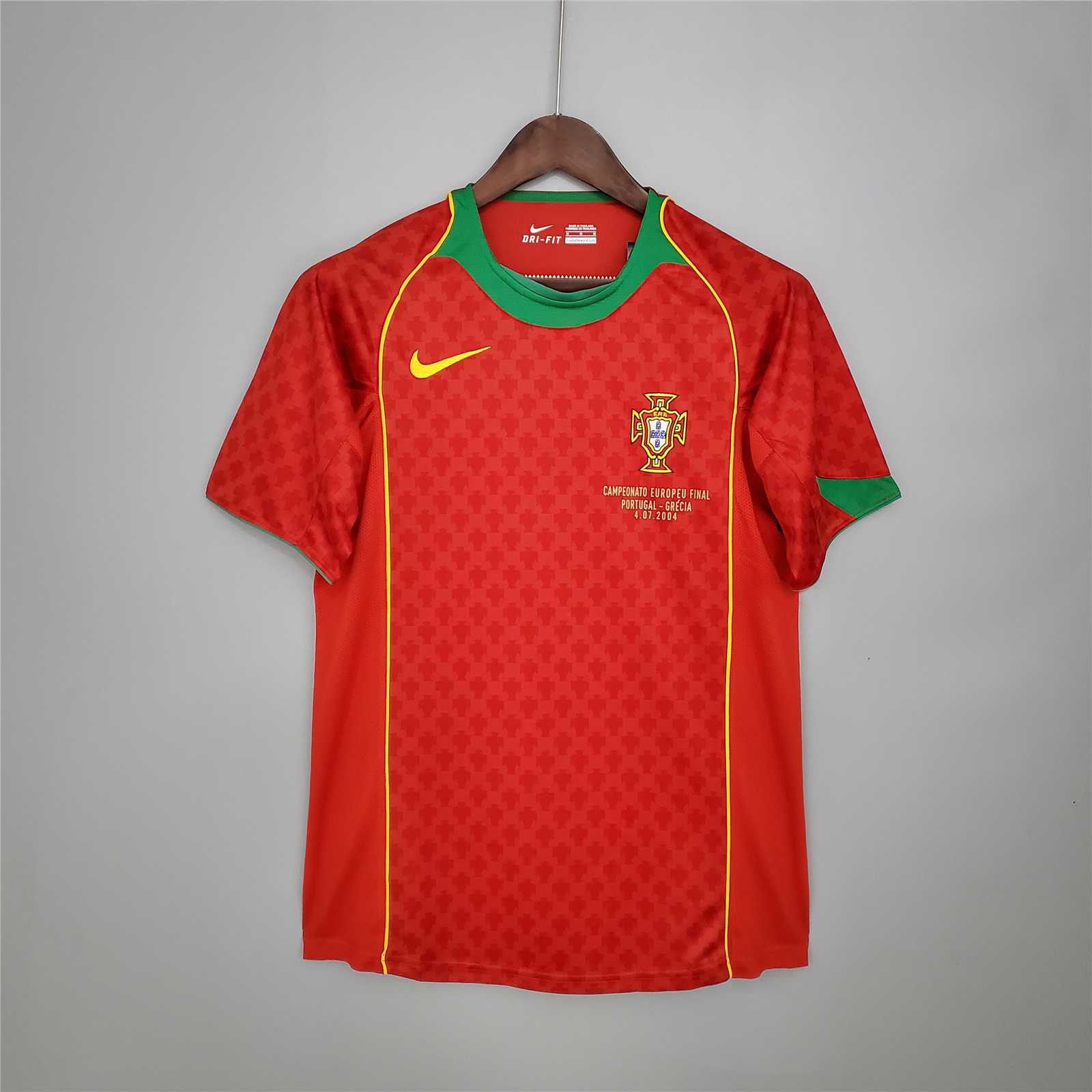 2004 Portugal C.Ronaldo #17 Euro Cup Home Retro Jersey - view 4
