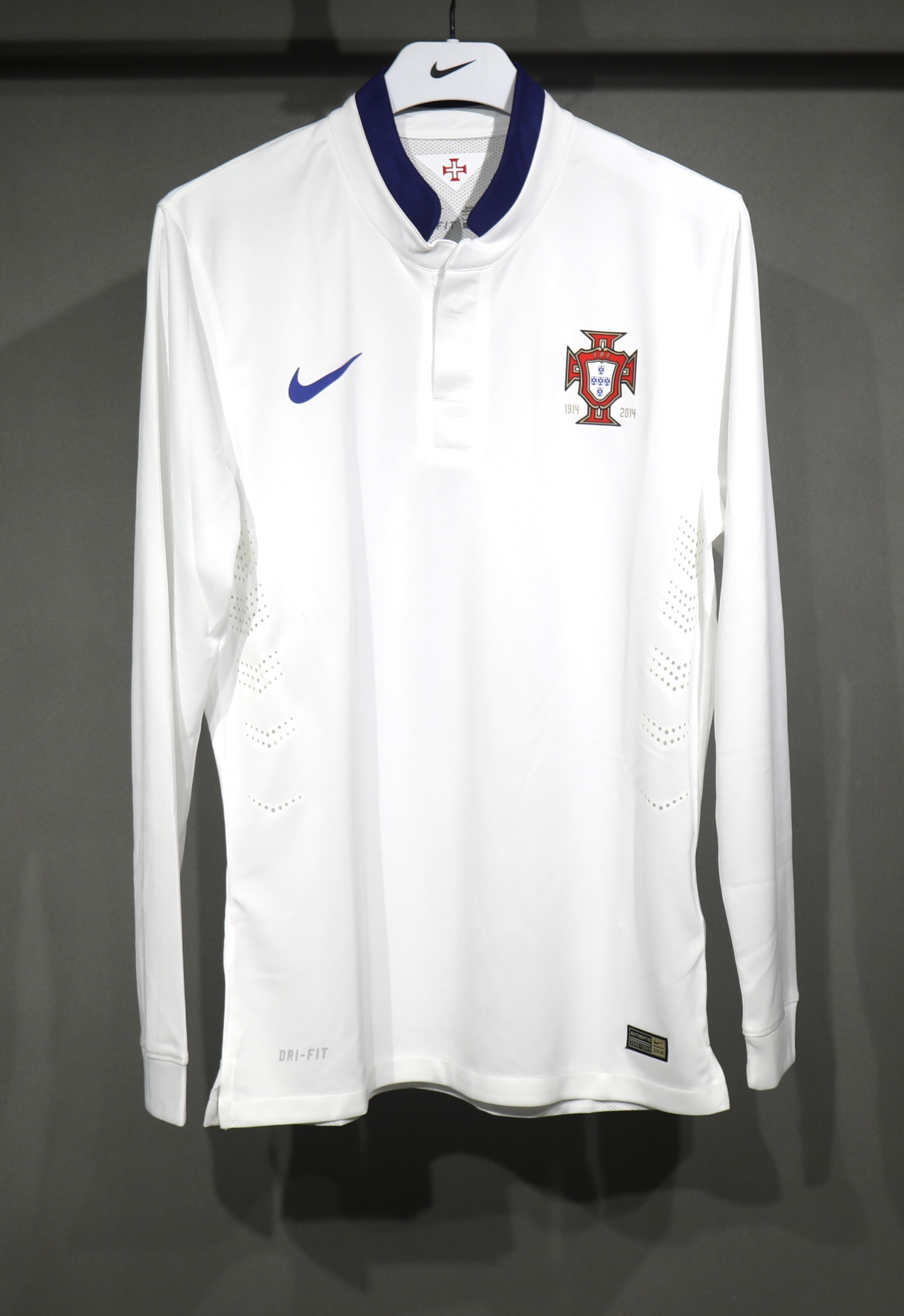 2014 Portugal  World Cup Away Retro Jersey Player Edition - view 16