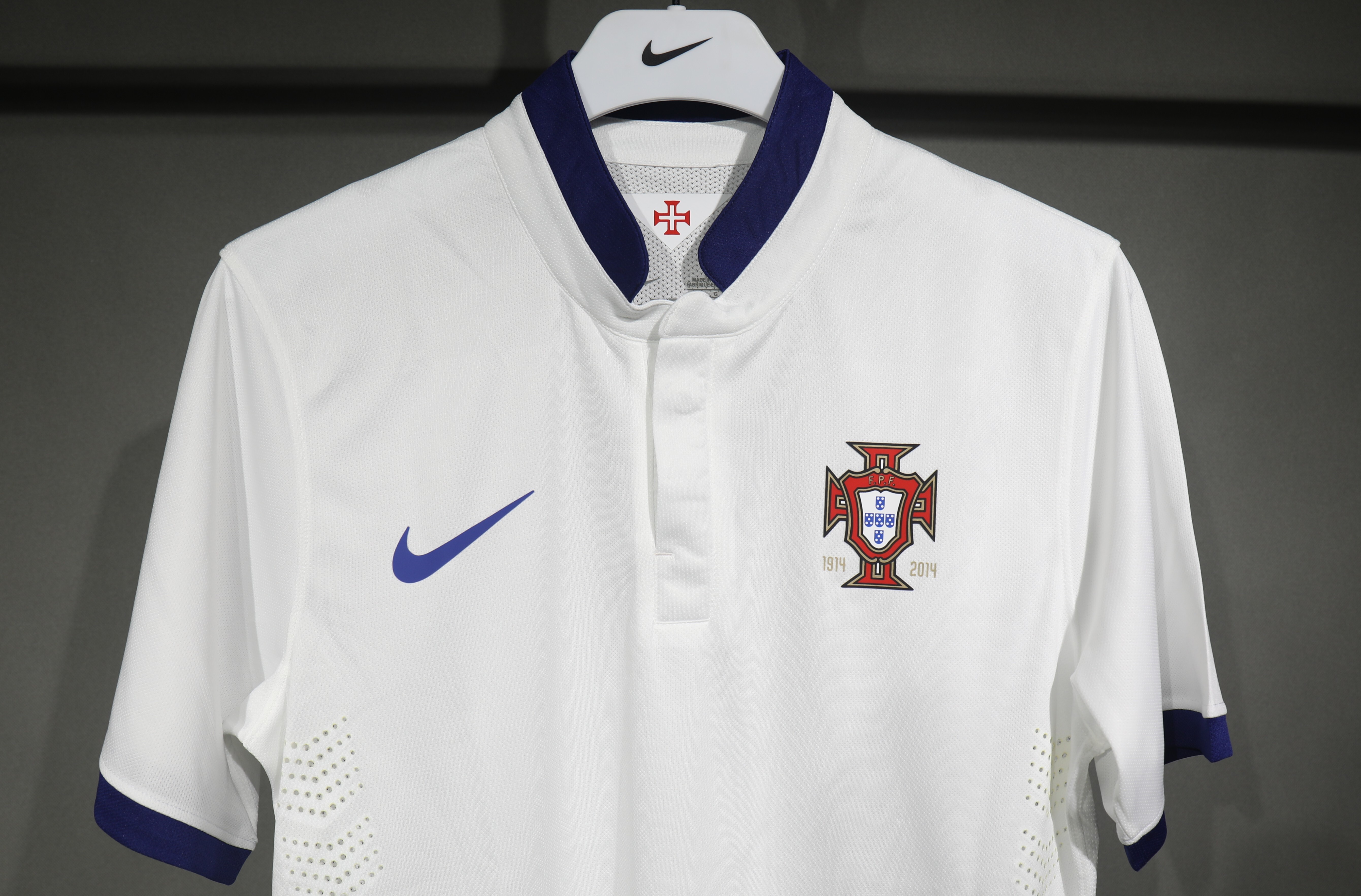 2014 Portugal  World Cup Away Retro Jersey Player Edition - view 9