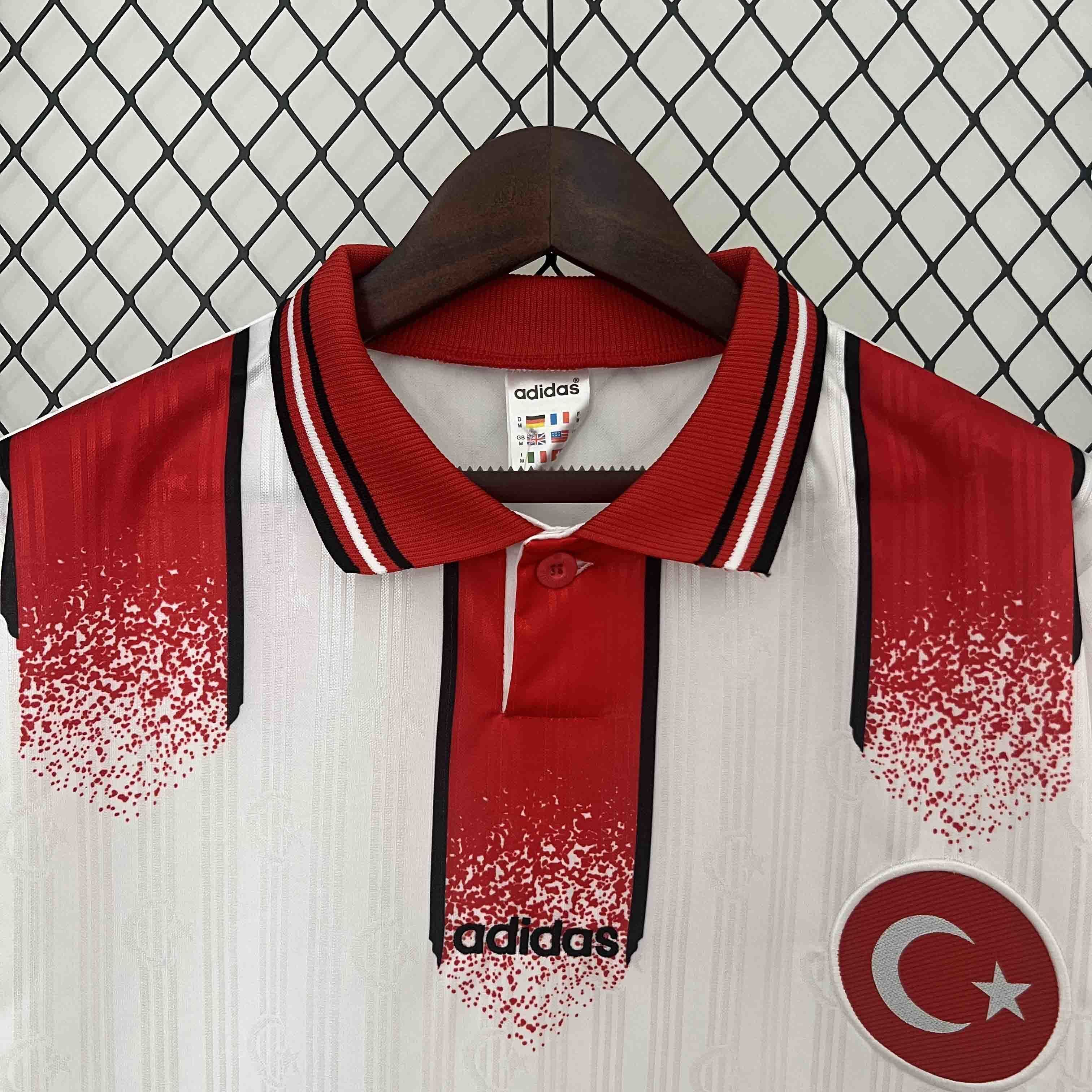 1996 Turkey World Cup Away Football Retro Jersey - view 5