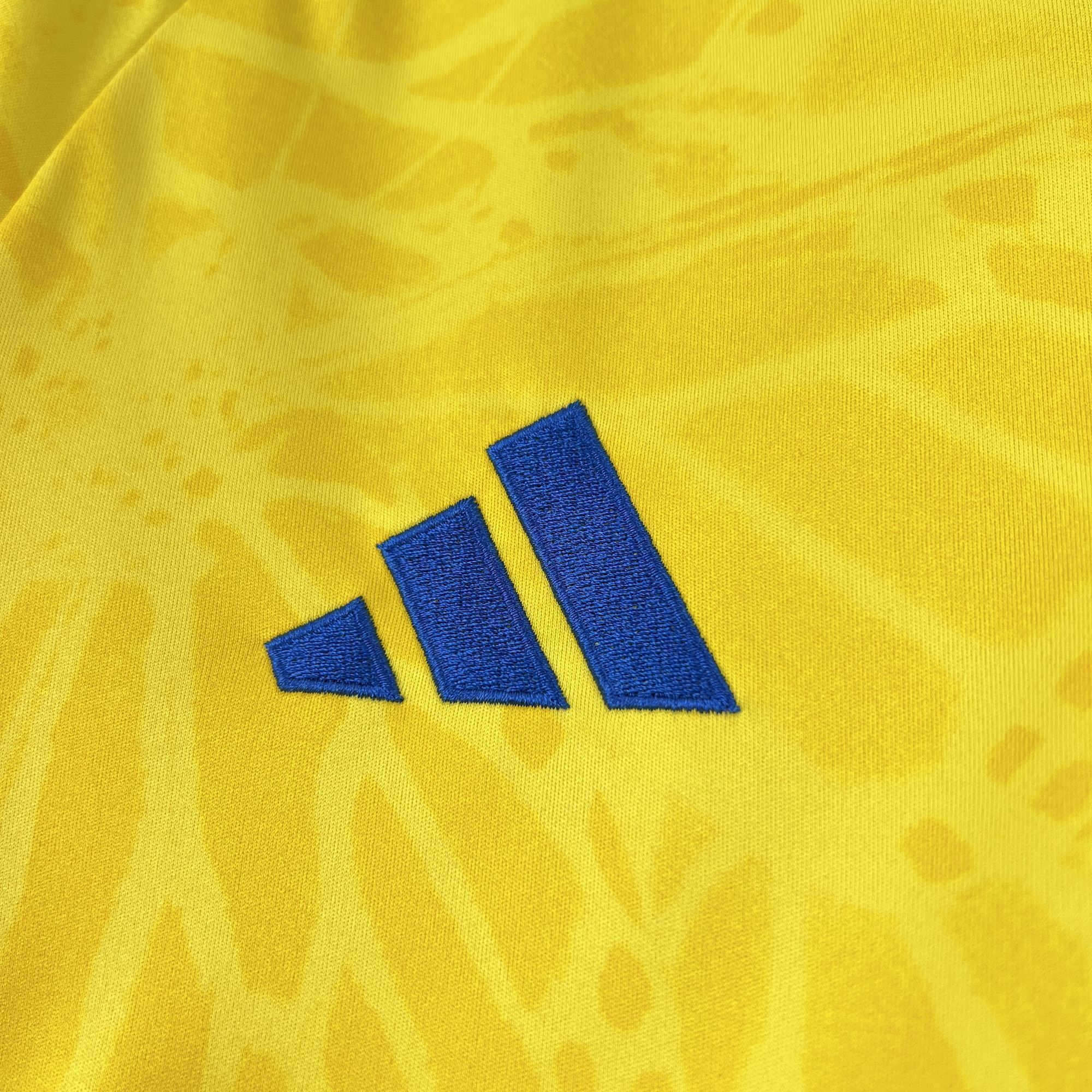 2026 Colombia Home World Cup Soccer Jersey Long Sleeve - view 5