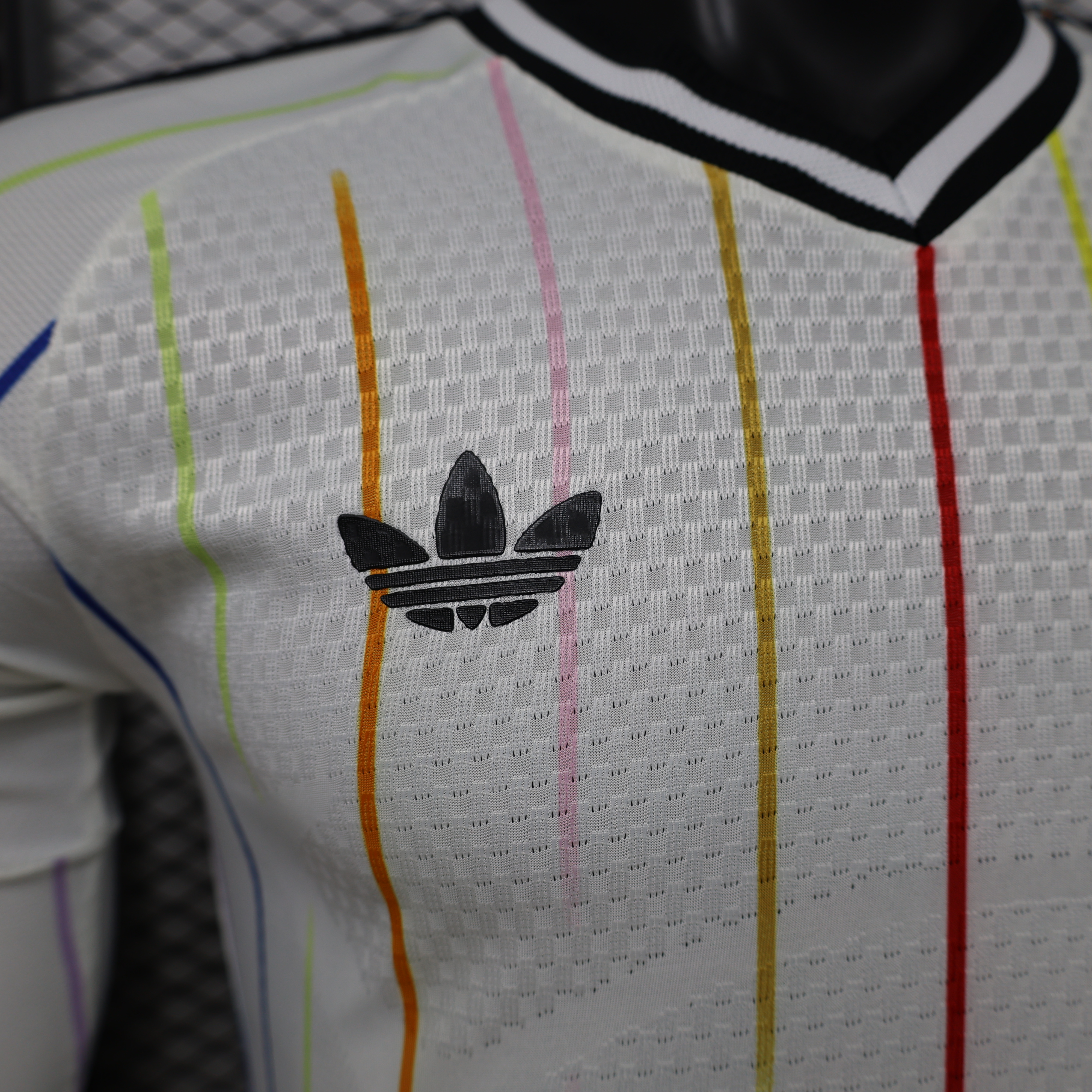 2026 Japan World Cup Away Soccer Jersey Player Edition Long Sleeve - view 9