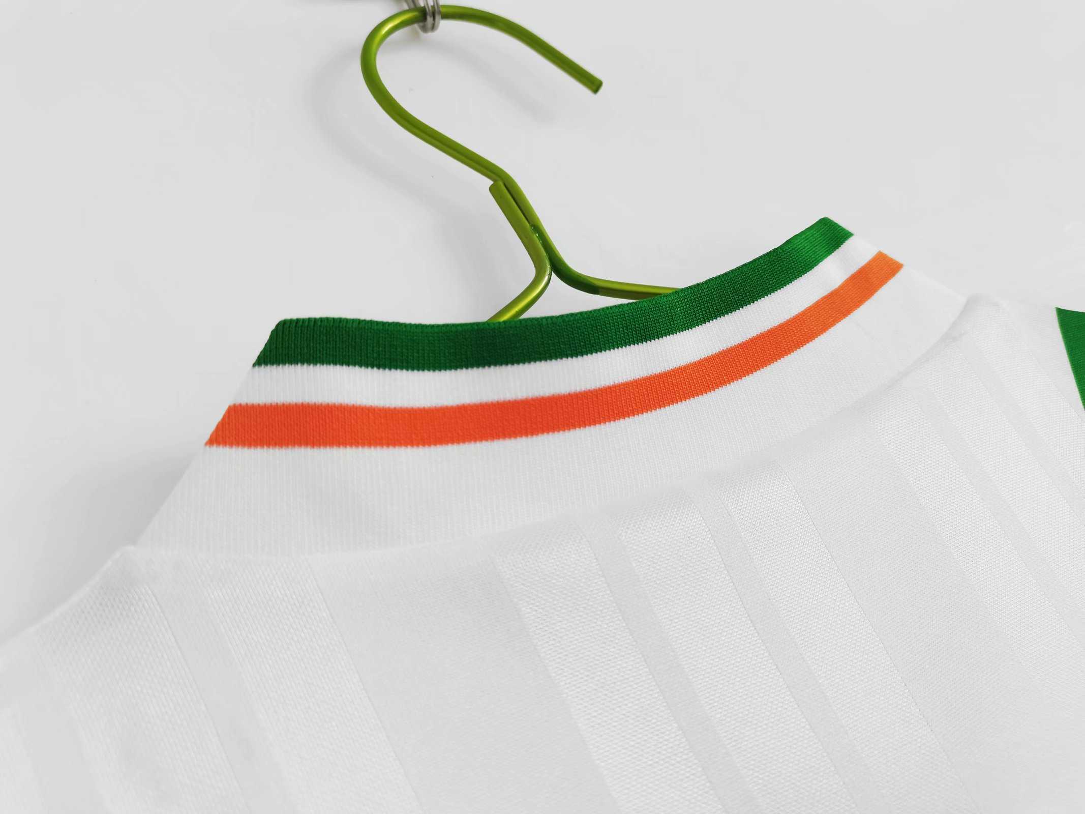 1992/94 Ireland Away Retro Jersey - view 8