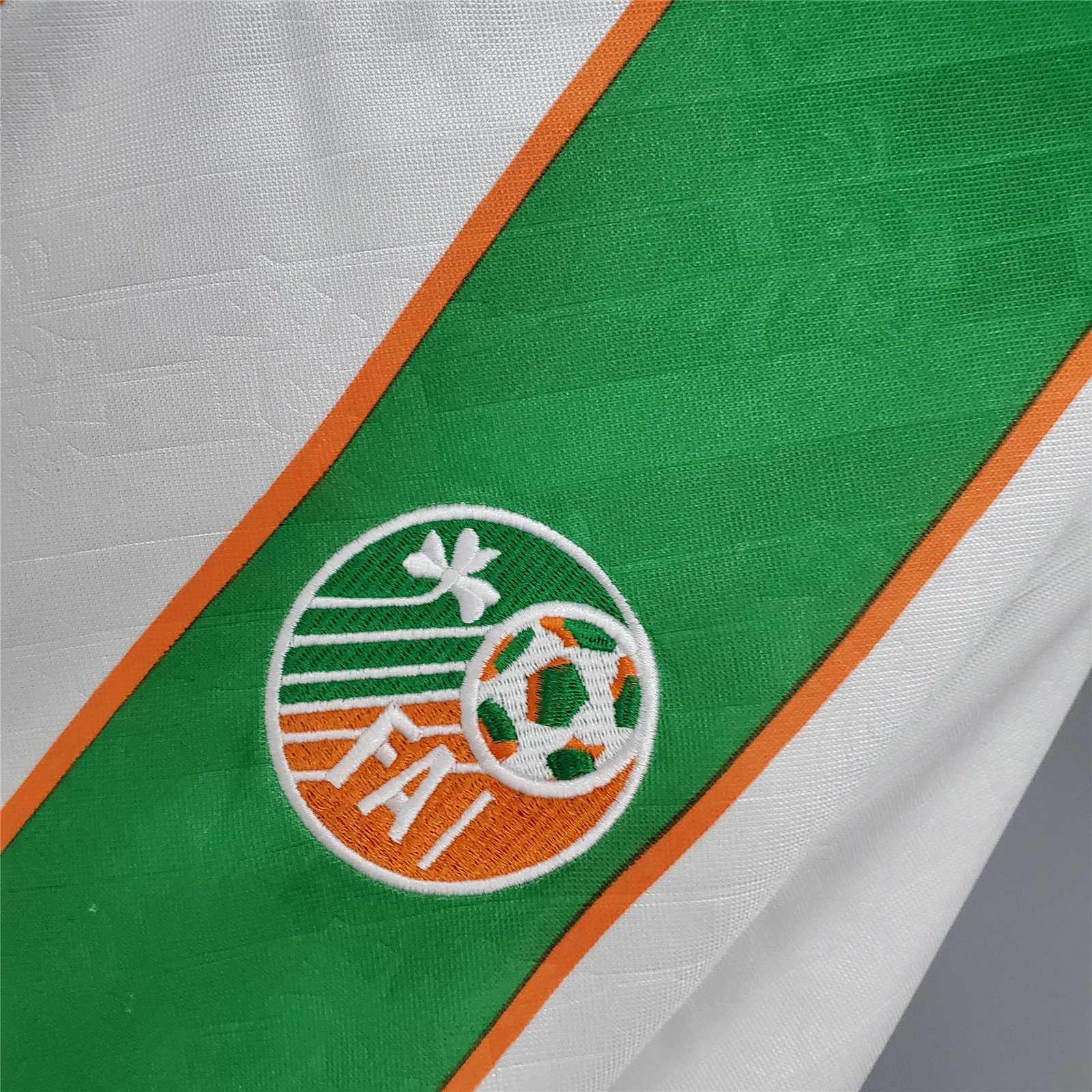1994 Ireland Away Retro Jersey - view 4