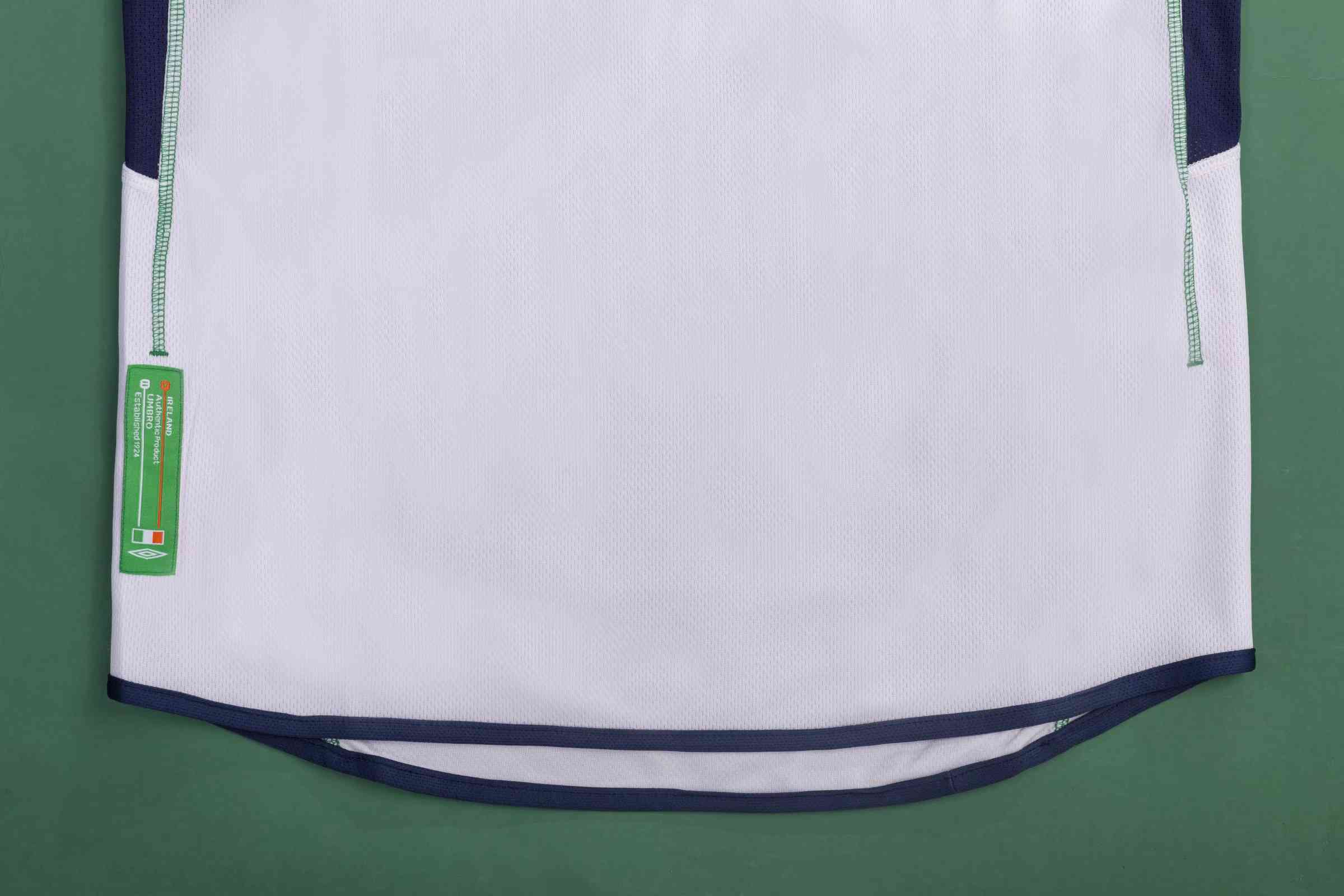 2002 Ireland Away Retro Jersey - view 6