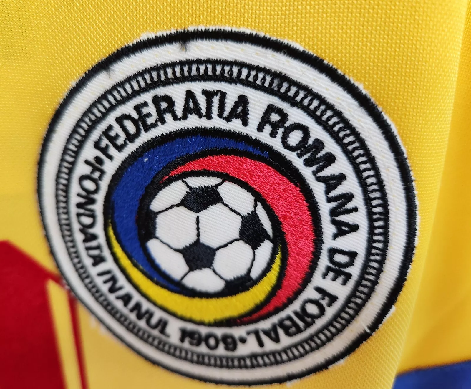 1994 Romania Home Football Retro Jersey - view 10