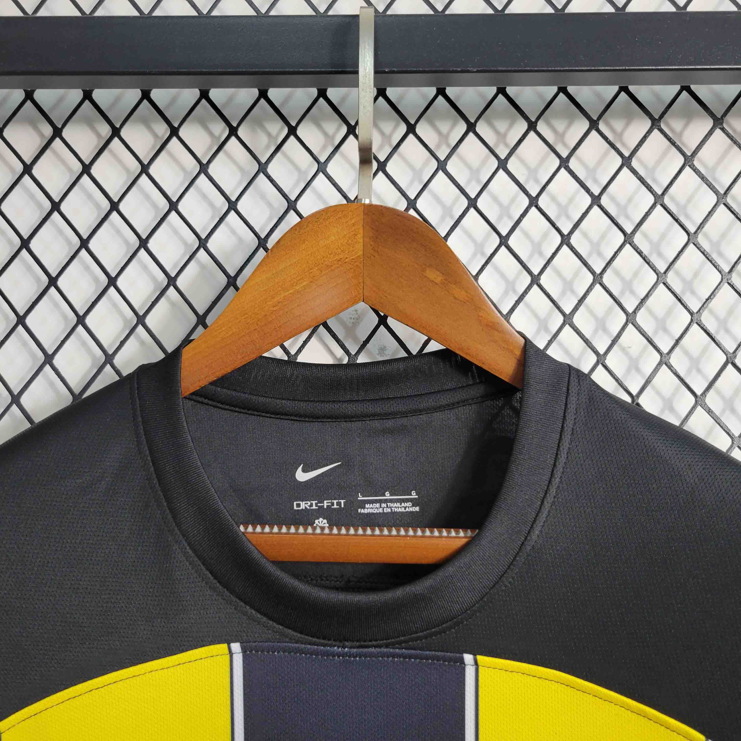 23-24 BENZEMA #9 Al-Ittihad(Jeddah United) Home Jersey Fan Version - view 9