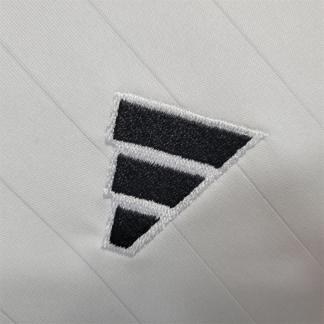 2023-24 Colo Colo Home Kids Kit Jersey+Shorts - view 9