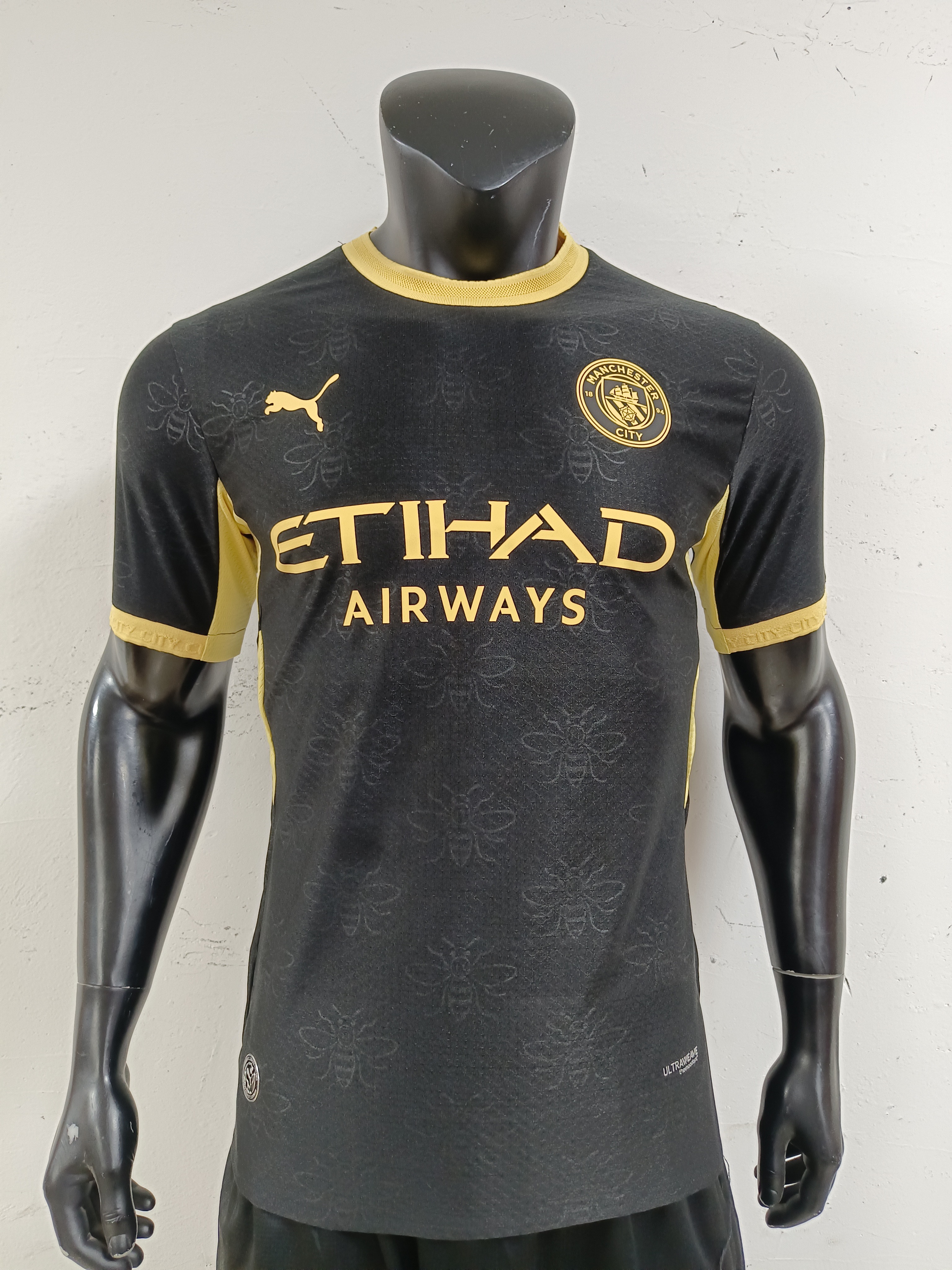 26-27 Manchester City Away Jersey - view 3
