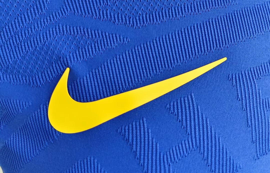 -27 Chelsea Home Jersey - view 5