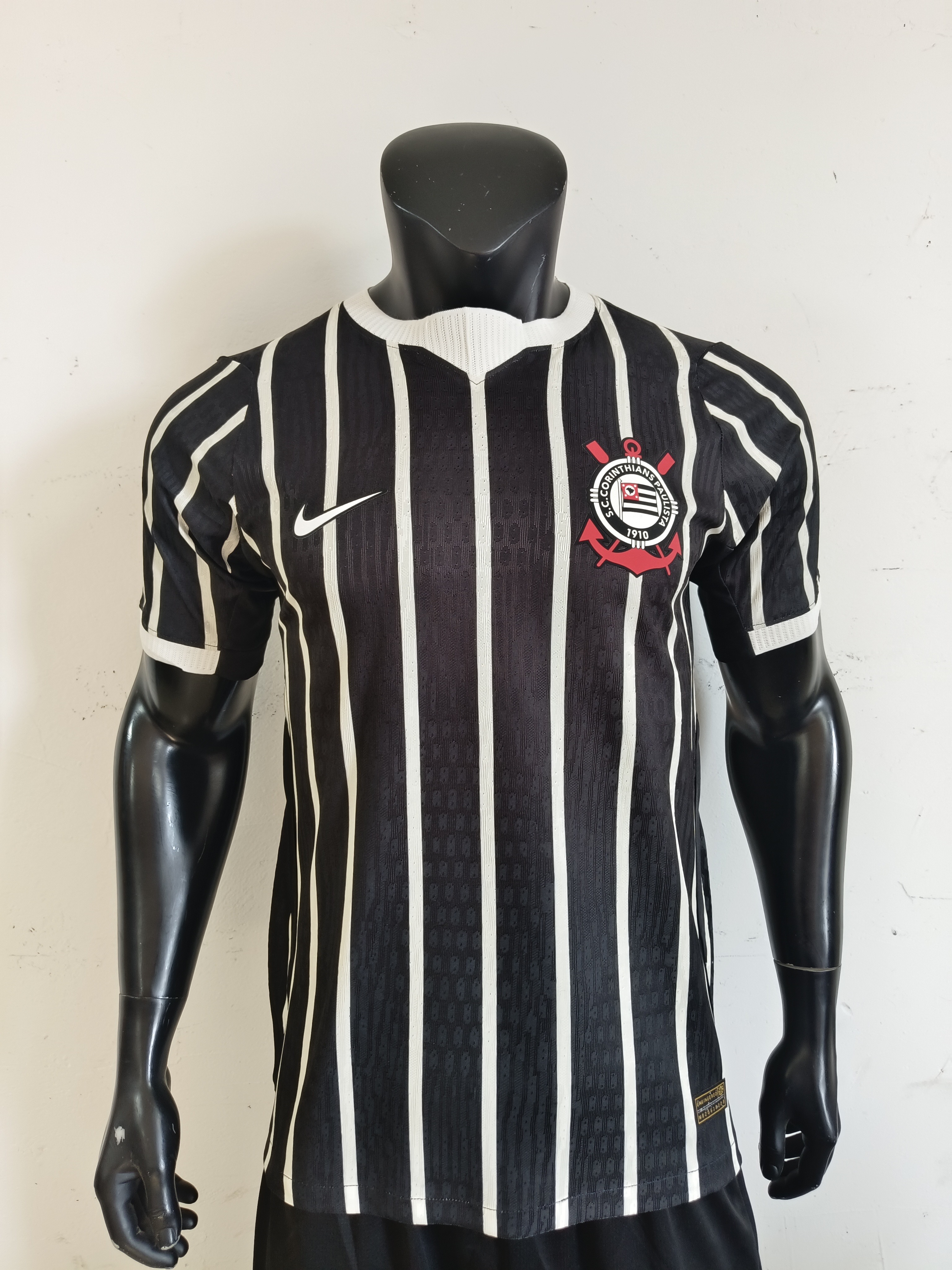 -27 Corinthians Away Jersey - view 4