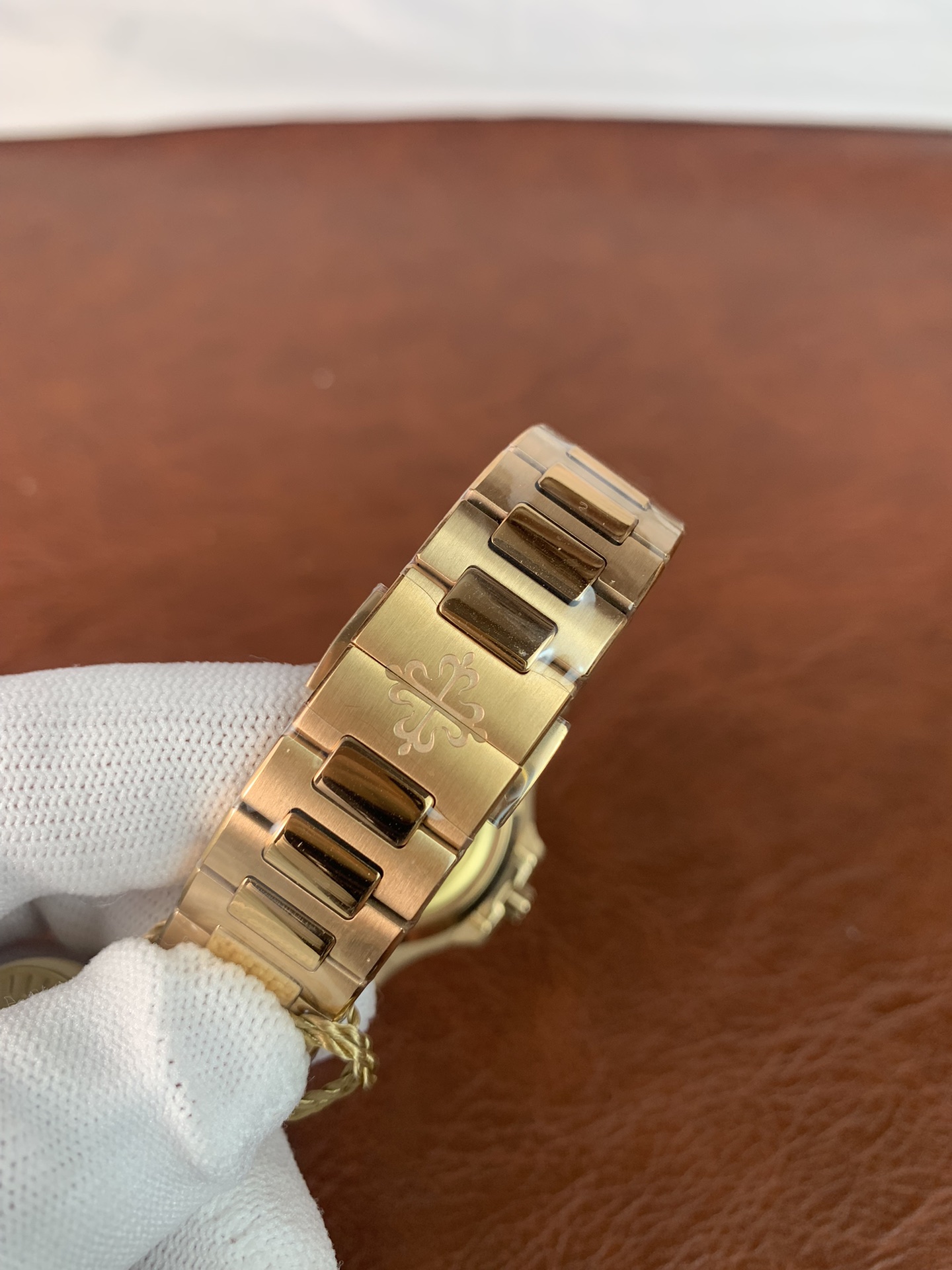 Patek Philippe Nautilus Ladies 35mm 7118/1R-010 - gallery