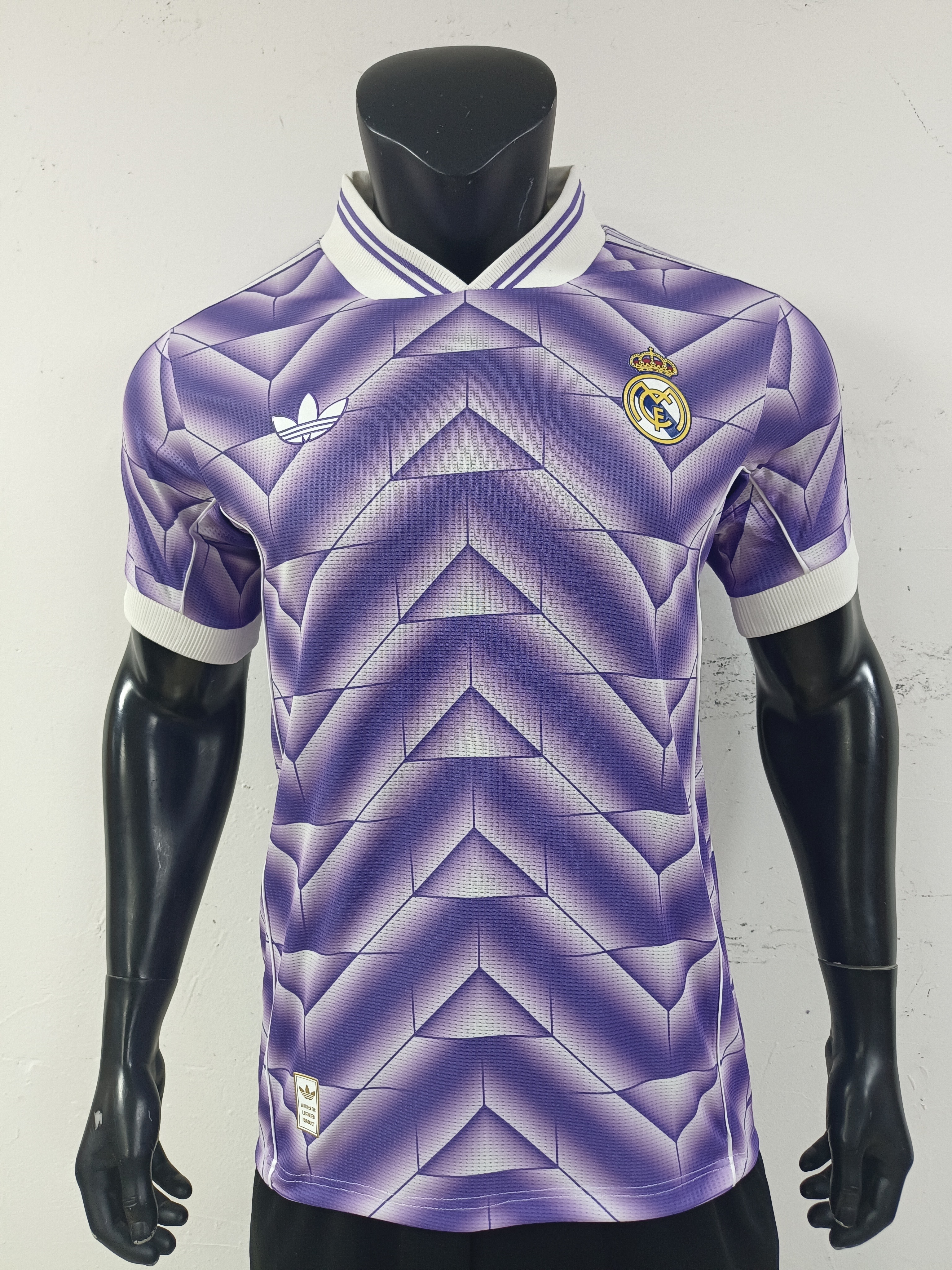 Real Madrid Retro Edition