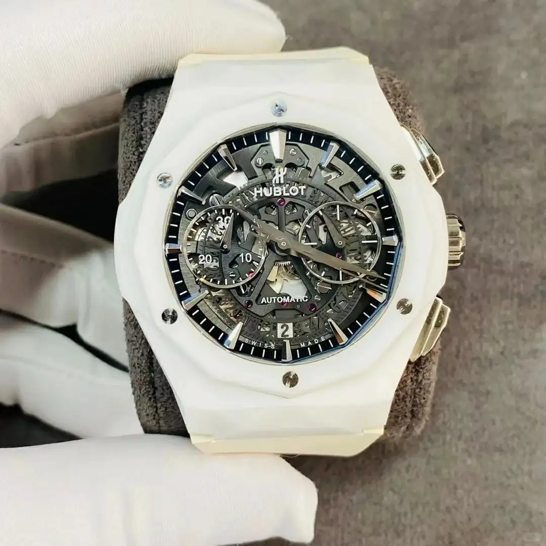 Hublot Classic Fusion Men Automatic Black Rubber Watch 525.HI.0170.RW.ORL21 - gallery