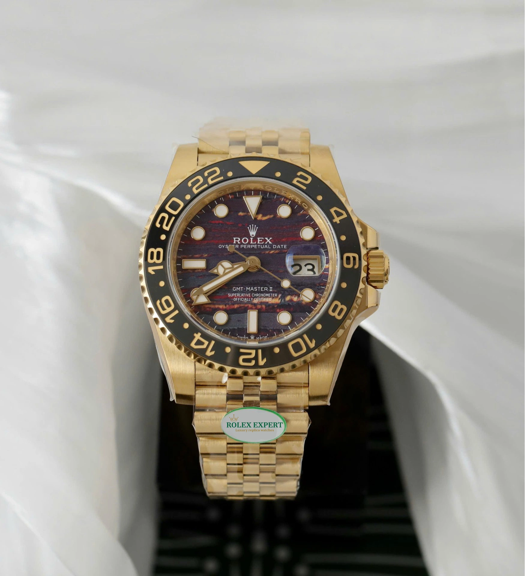 Superclone Rolex GMT-Master II 40 mm 126718GRNR Tiger Iron Dial - gallery