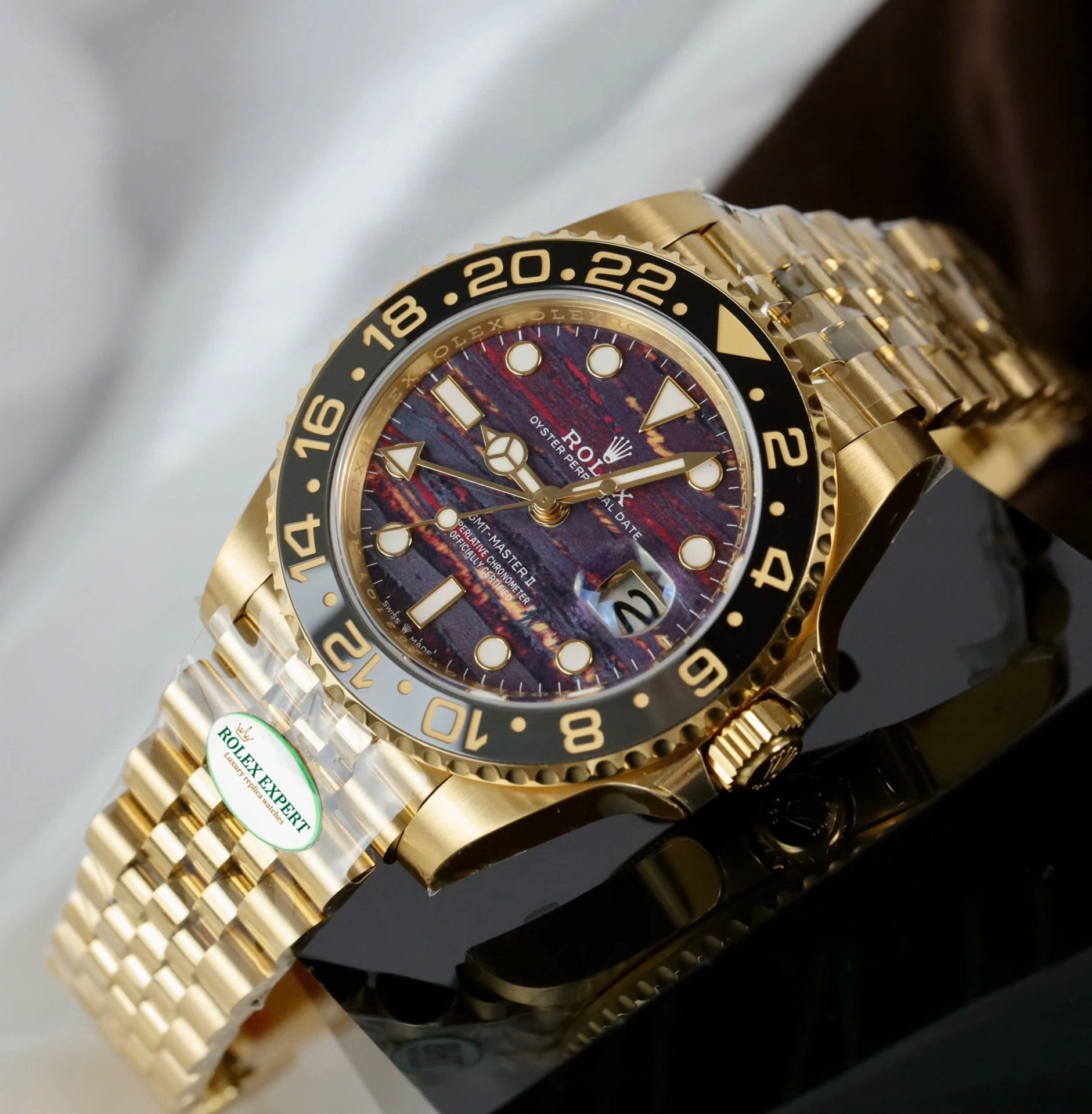 Superclone Rolex GMT-Master II 40 mm 126718GRNR Tiger Iron Dial - gallery