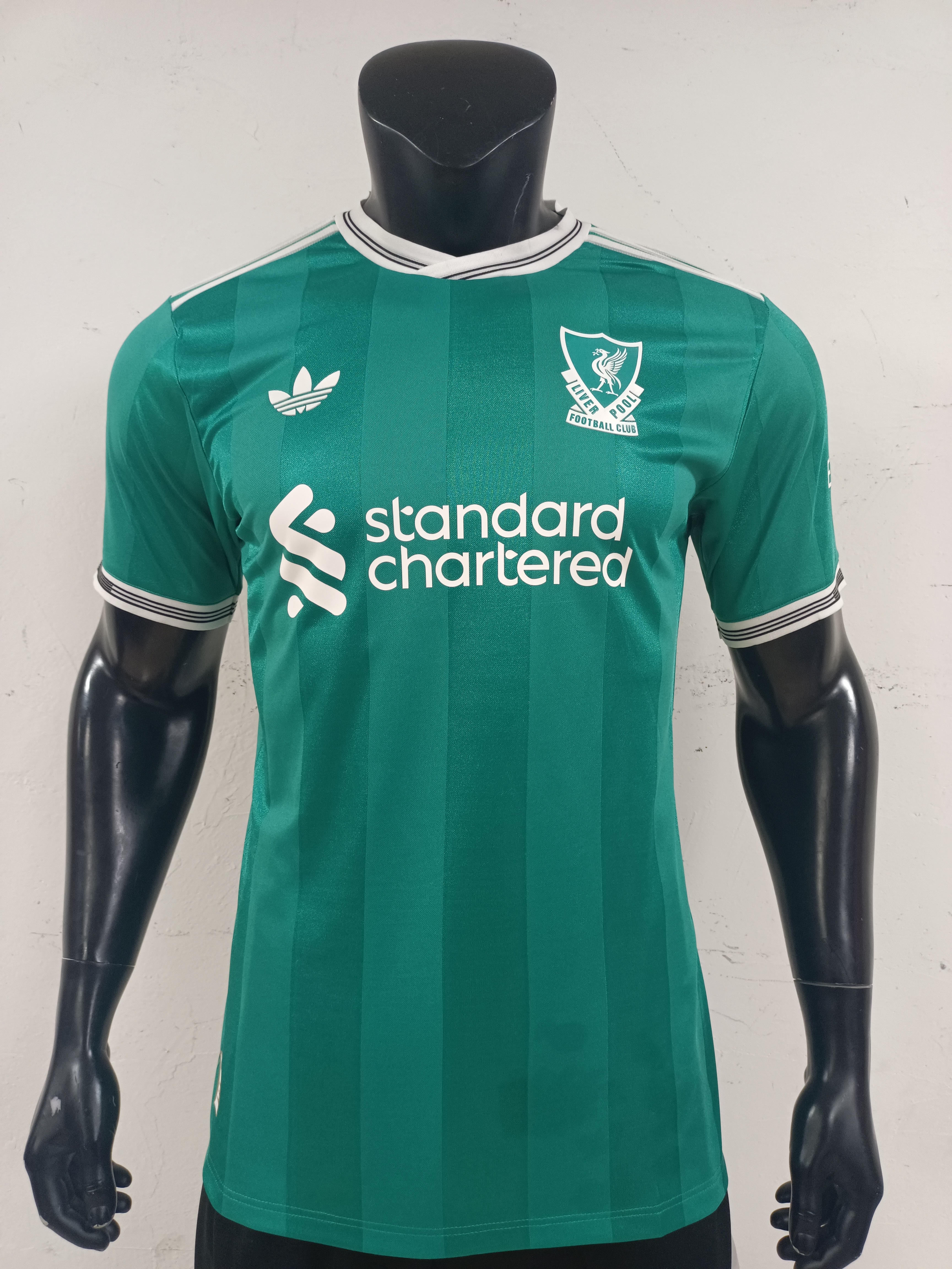 Liverpool Second Away Jersey - view 5