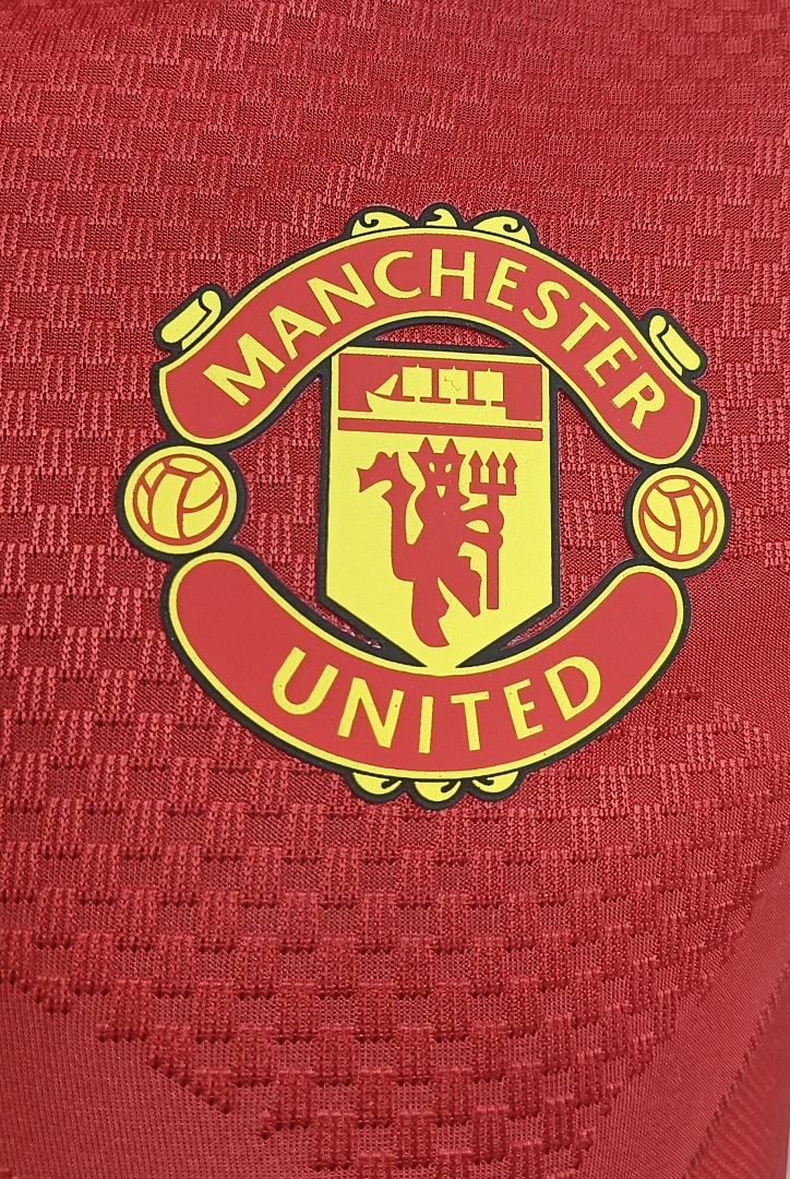 26-27Manchester UnitedHome - view 3