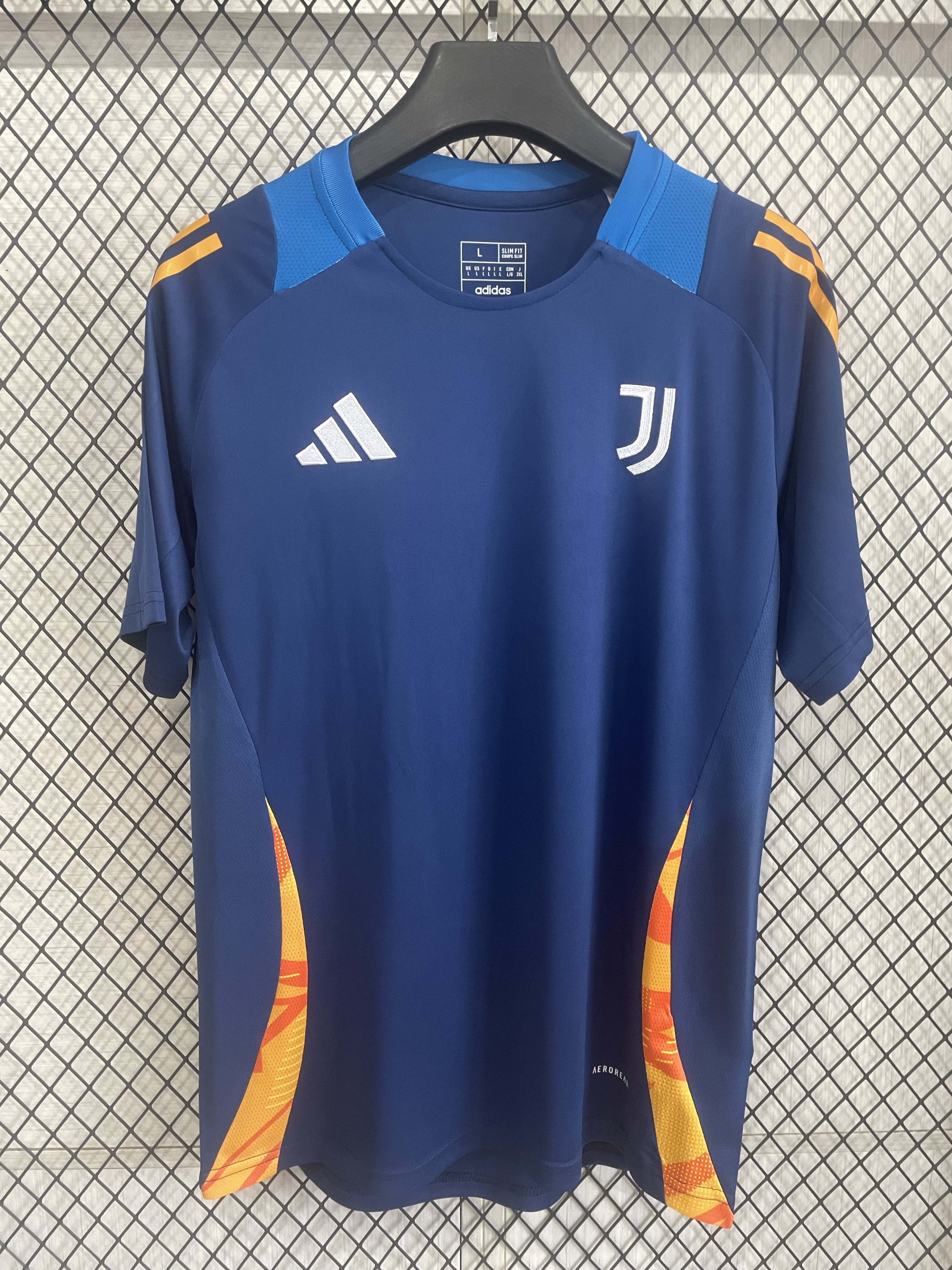 Juventus Training Jersey S-4 XL - view 4