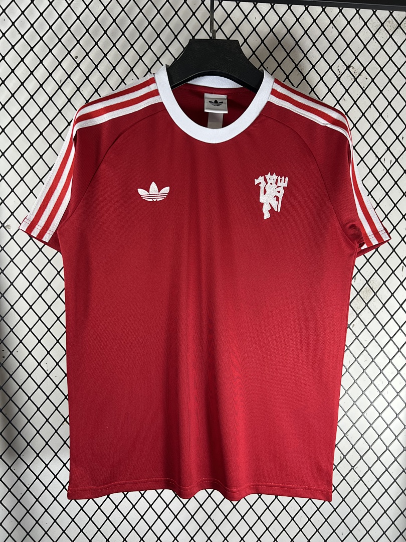 Red Manchester United Training Jersey - view 3
