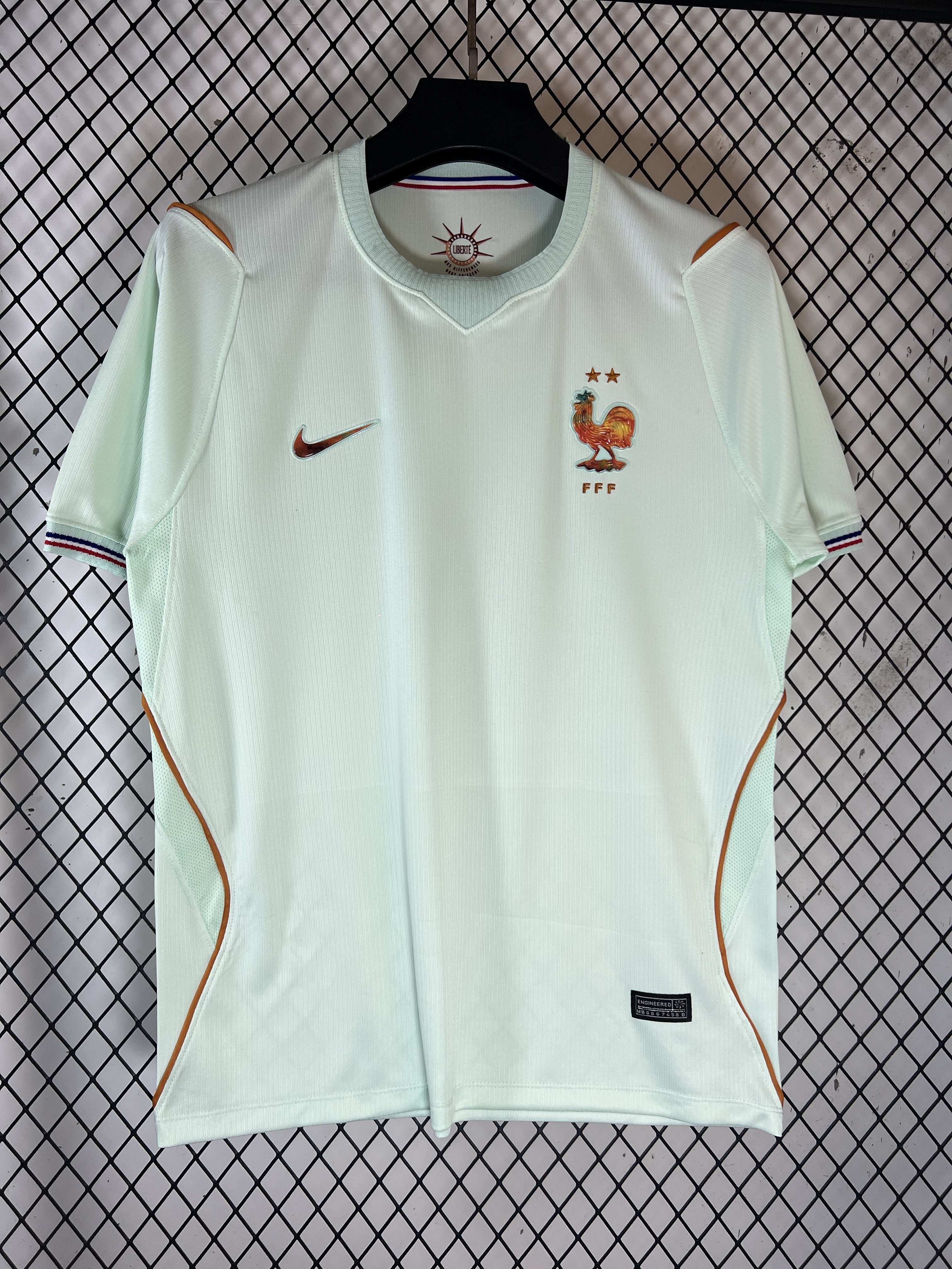Light Green France - view 3