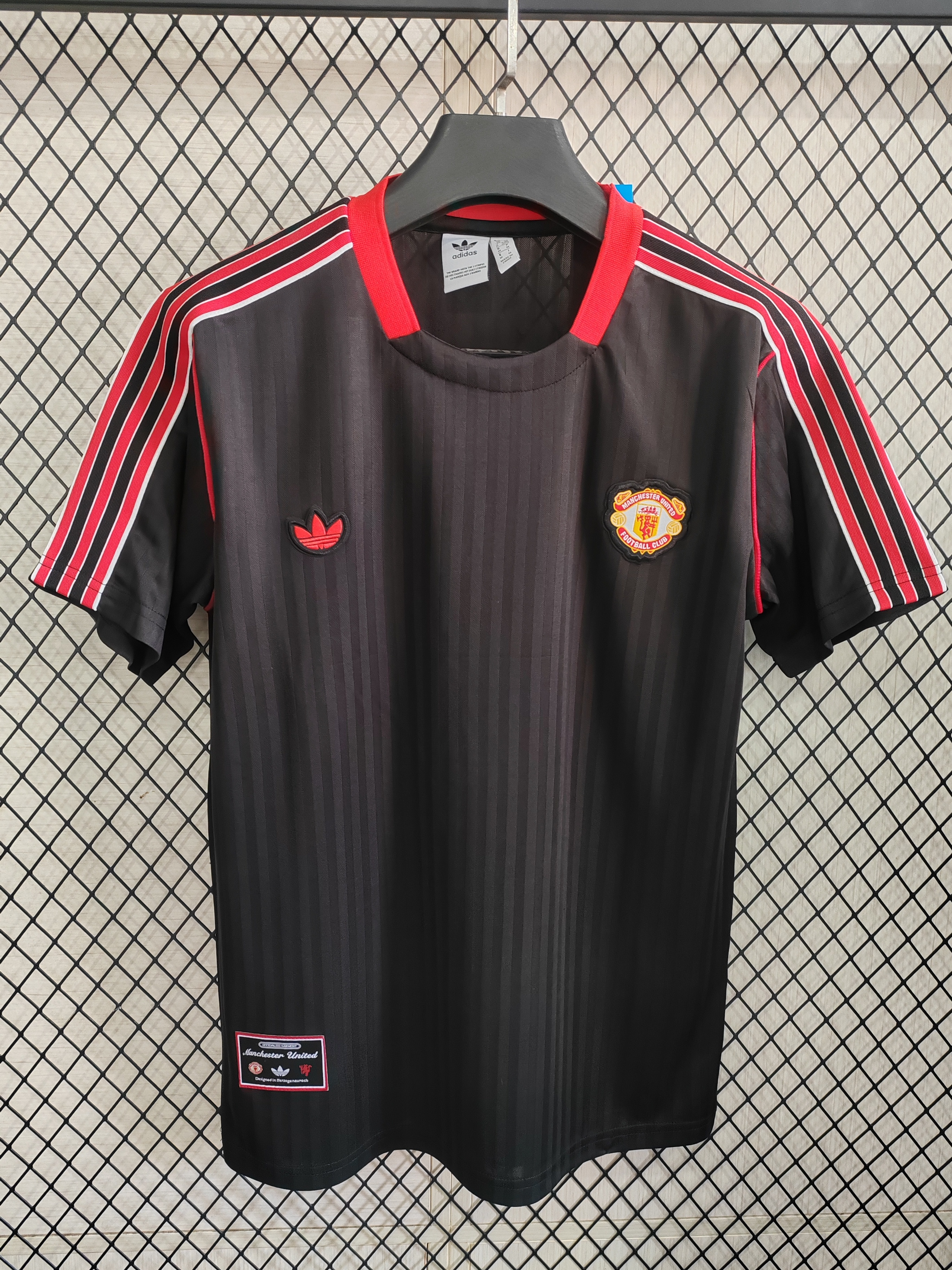Manchester United Retro TBlack S-4 XL
