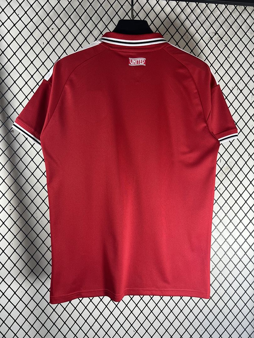 Red Manchester United Home Jersey - view 4