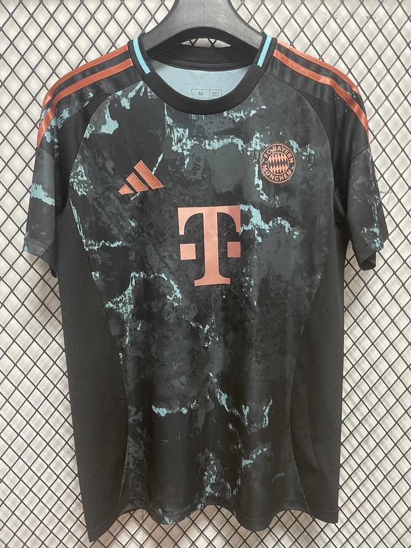 Bayern Munich Away Jersey S-4 XL - view 4
